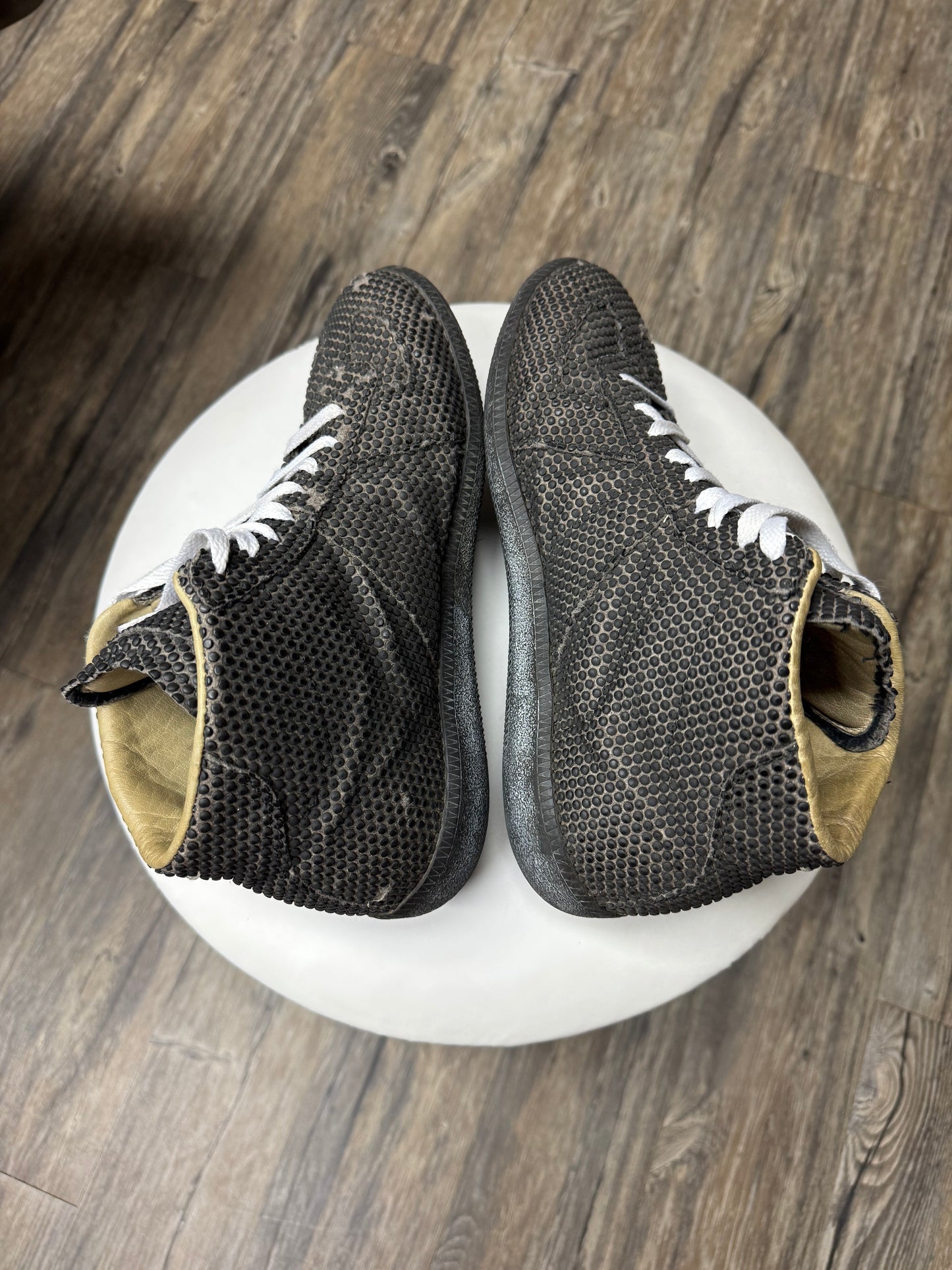 MAISON MARGIELA REPLICA DOTTED EYES HI-TOP GATS (41)