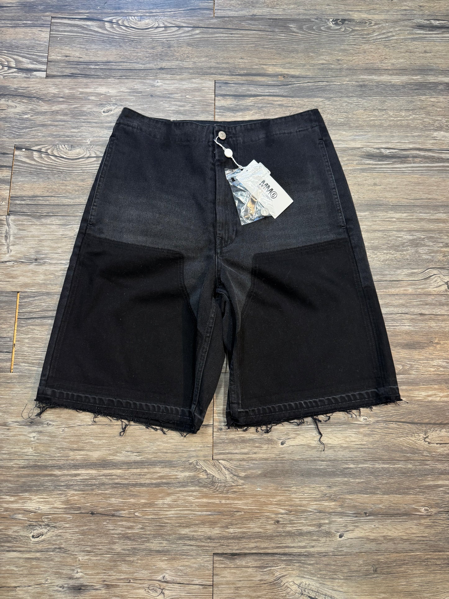 MM6 DOUBLE KNEE CUTOFF JORTS (32)