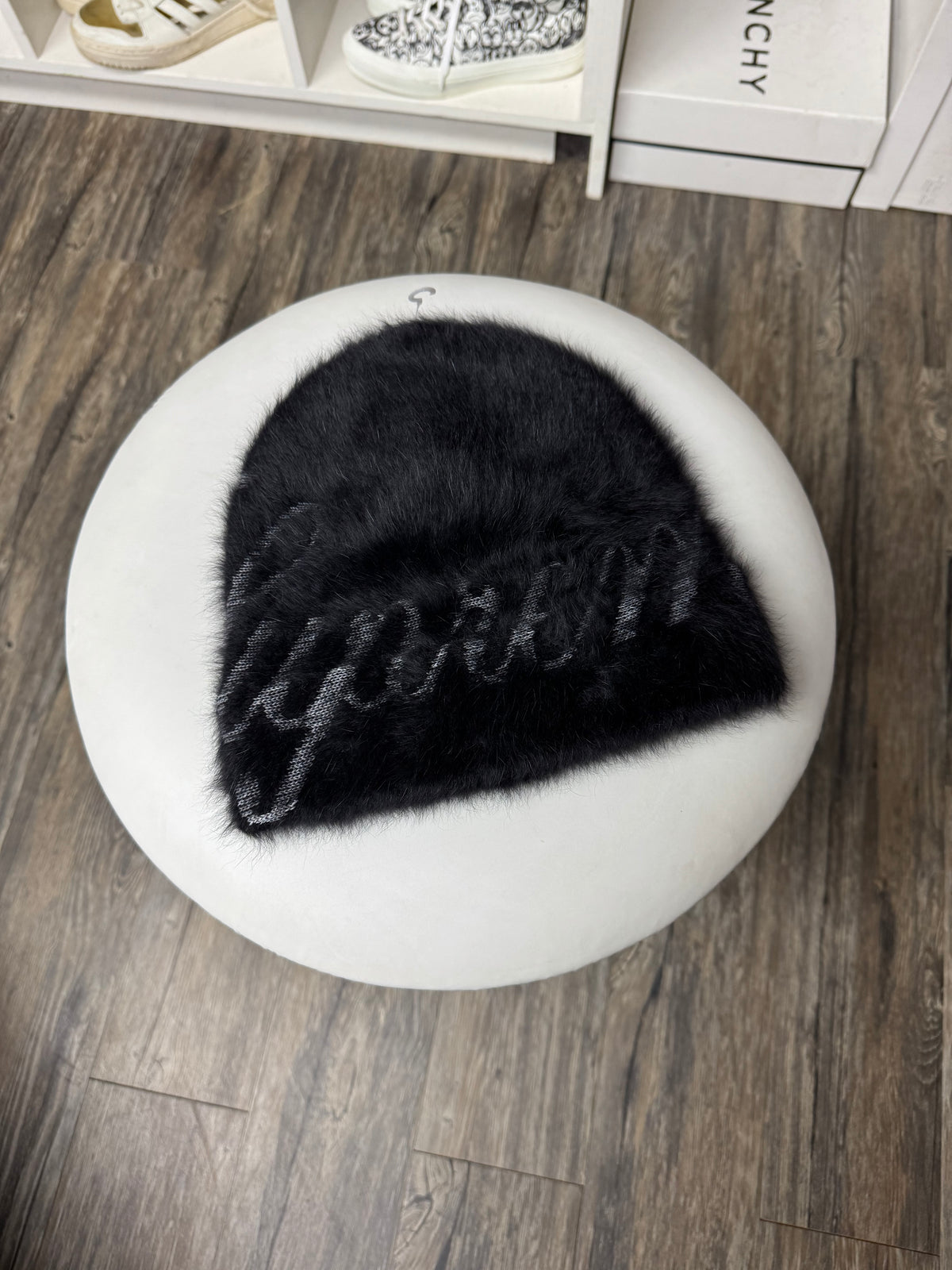 SUPREME KANGOL FAUX FUR BEANIE (OS)