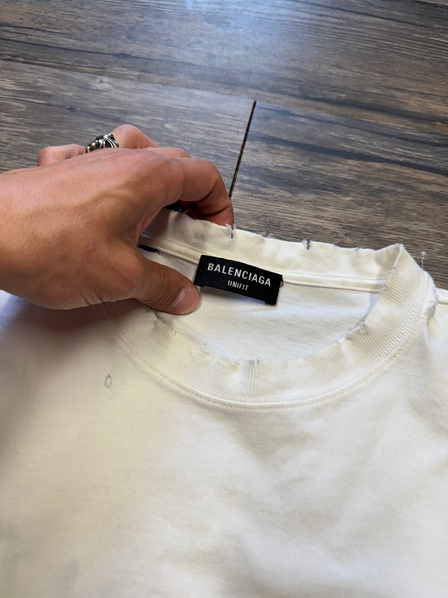 BALENCIAGA DISTRESSED BLURRED LOGO TEE (S)