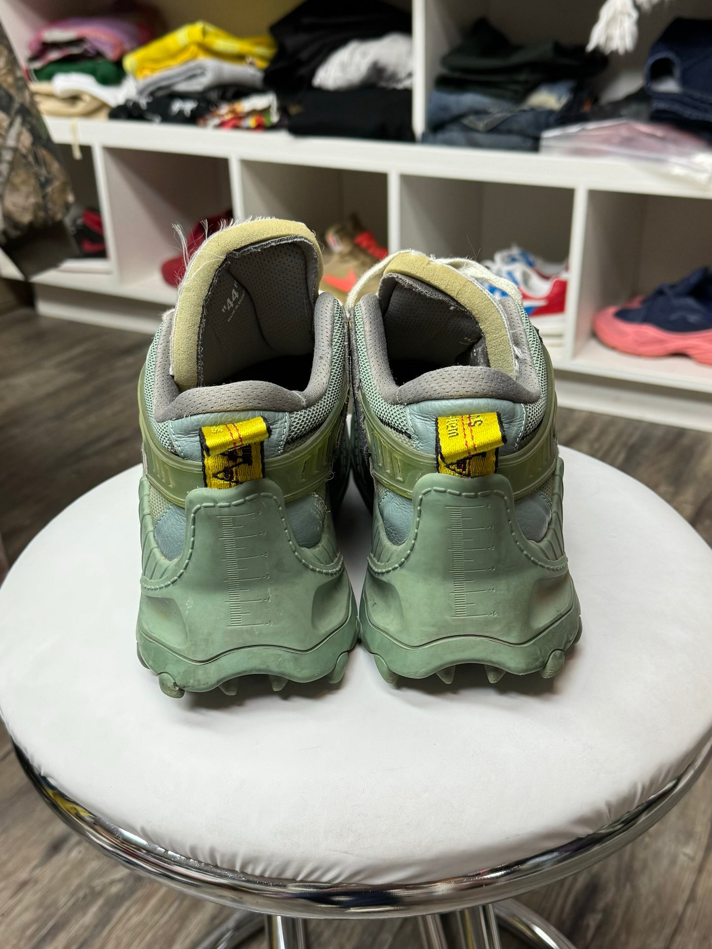 OFF-WHITE RUNNERS (11.5)