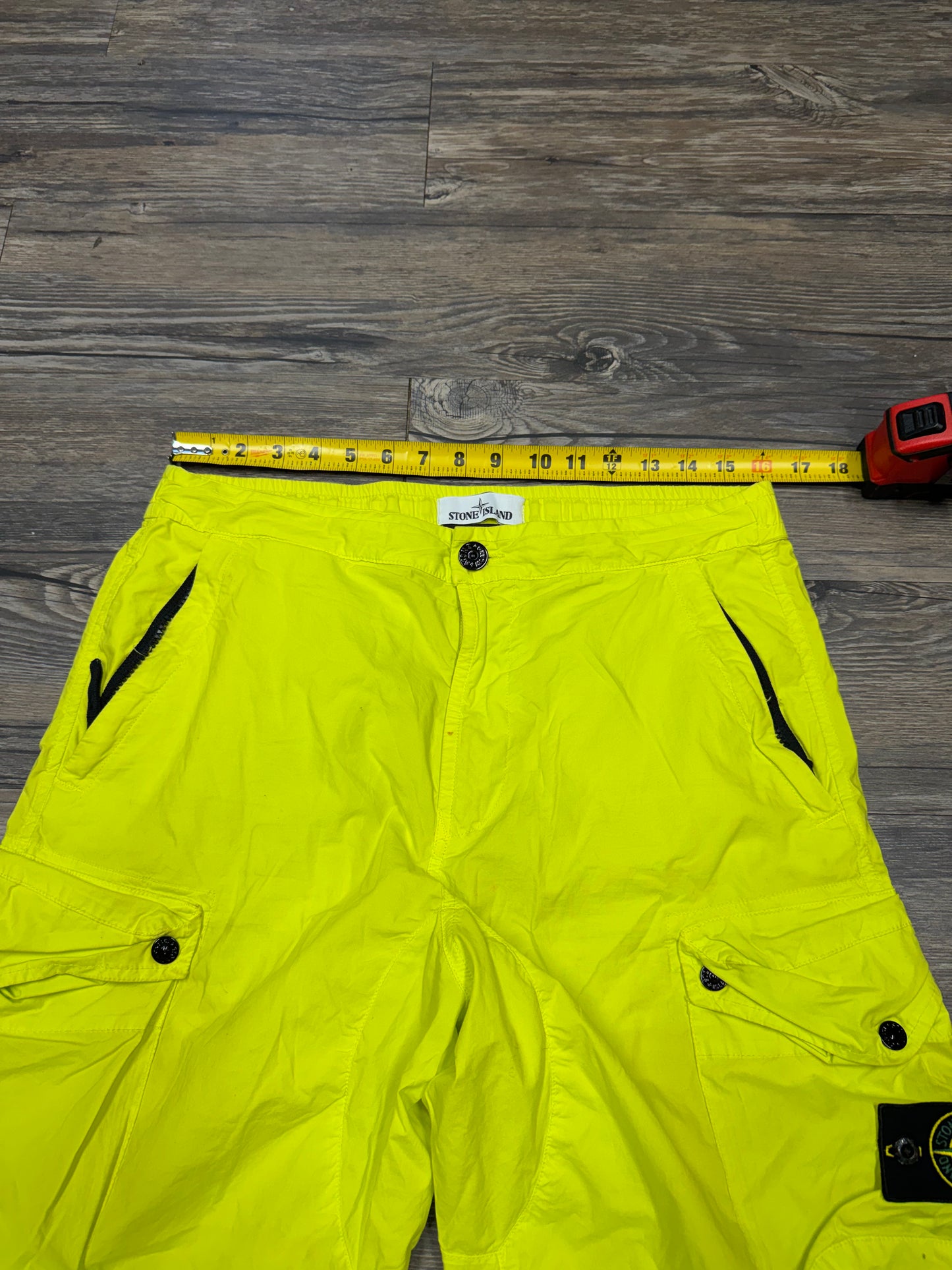 STONE ISLAND ‘LIME’ NYLON METAL CARGO PANTS (31)