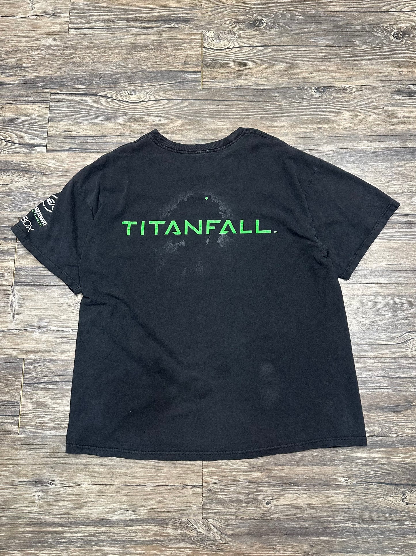 Y2K TITANFALL GRAPHIC T-SHIRT (LARGE)