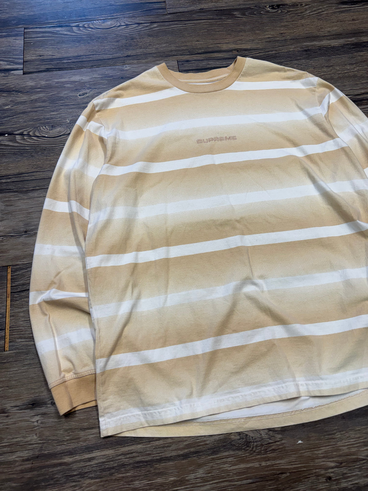 SUPREME CREME STRIPED LOGO CREWNECK (M)