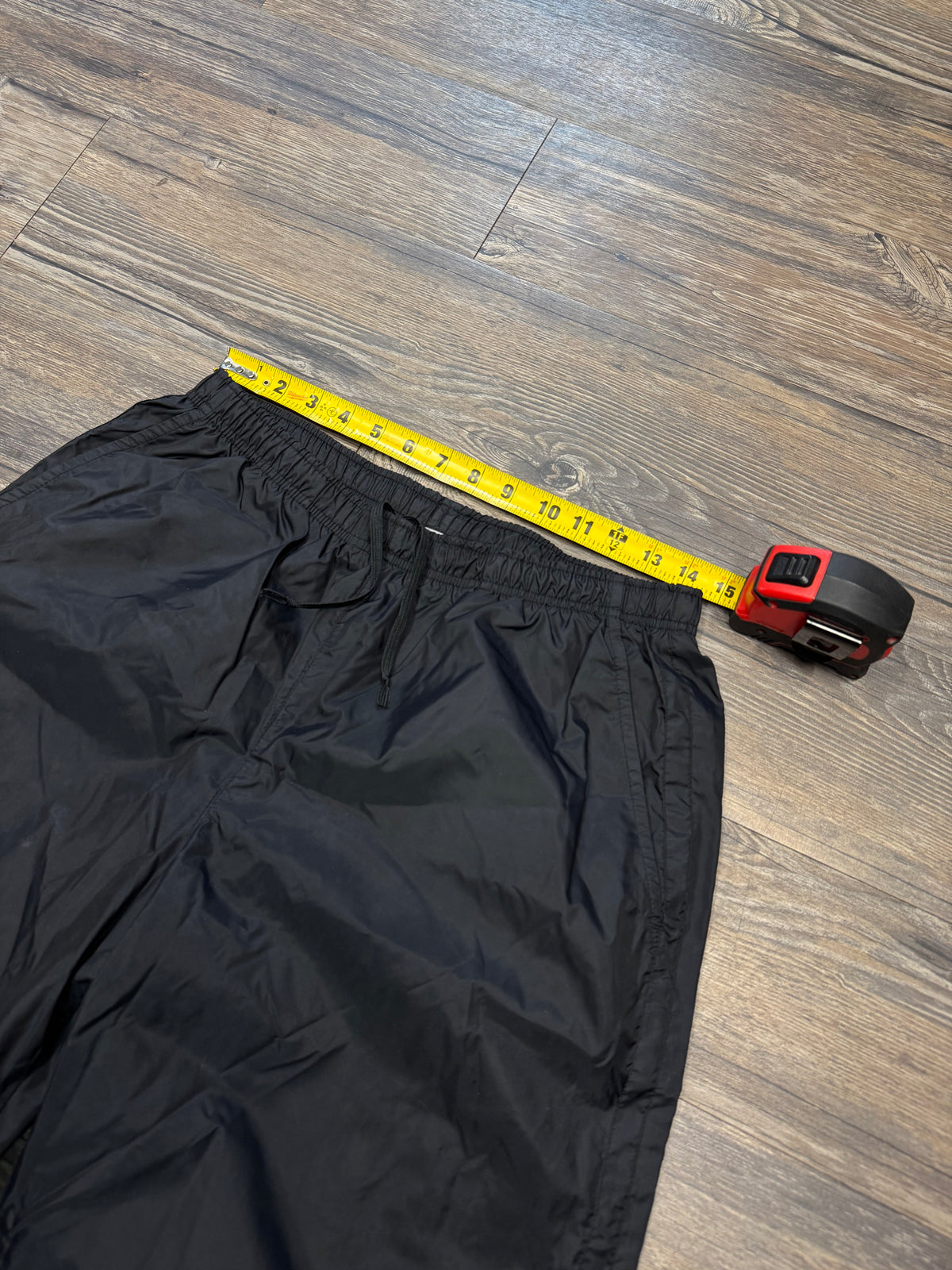 NIKE PARACHUTE TRACK PANTS (M)