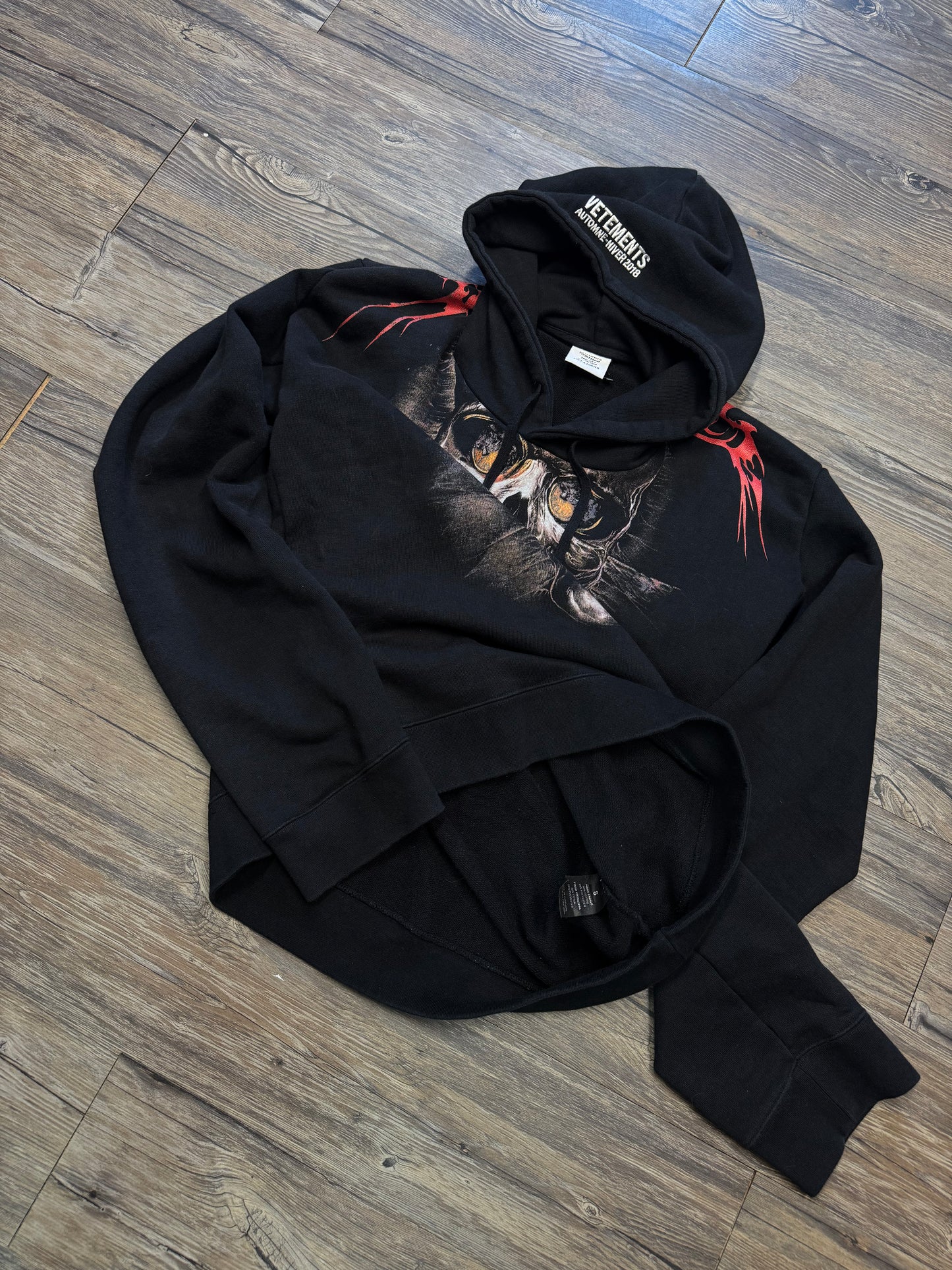 VETEMENTS AW18 MISPLACED SKULL HOODIE (S)