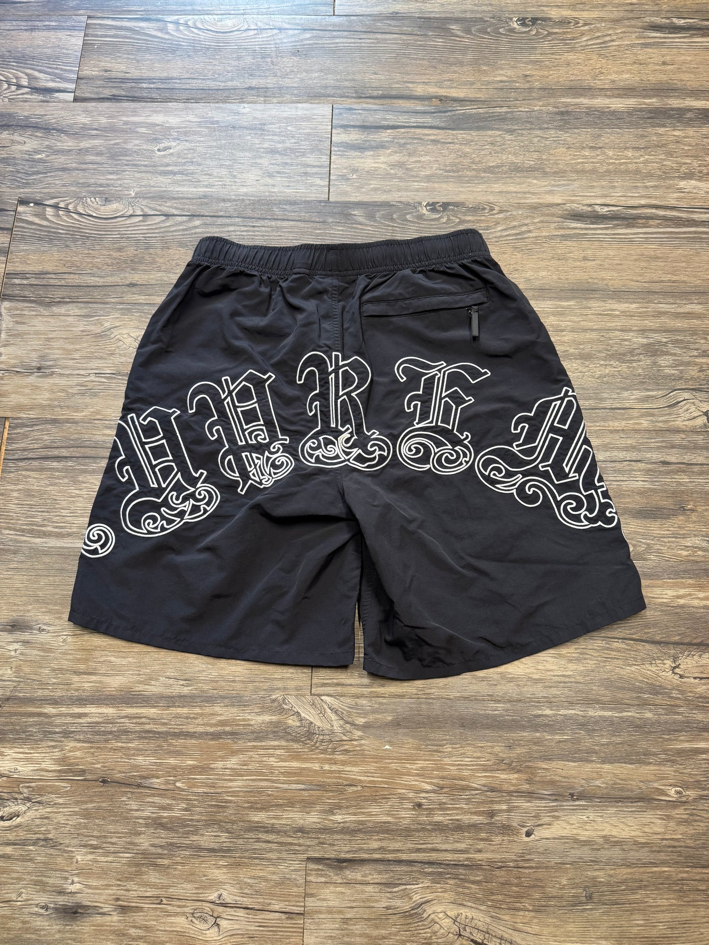 SUPREME OLD ENGLISH BLACK SHORTS (S)