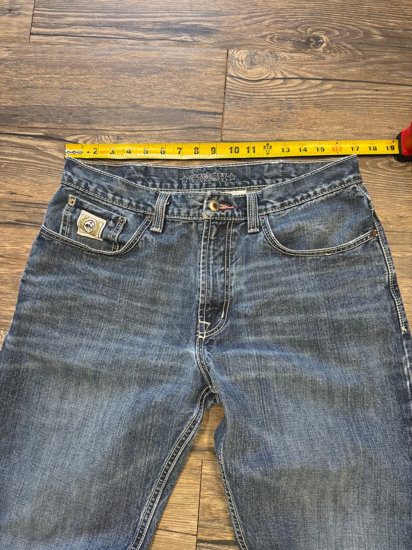 CINCH UP BOOTCUT Y2K JEANS (34x32)
