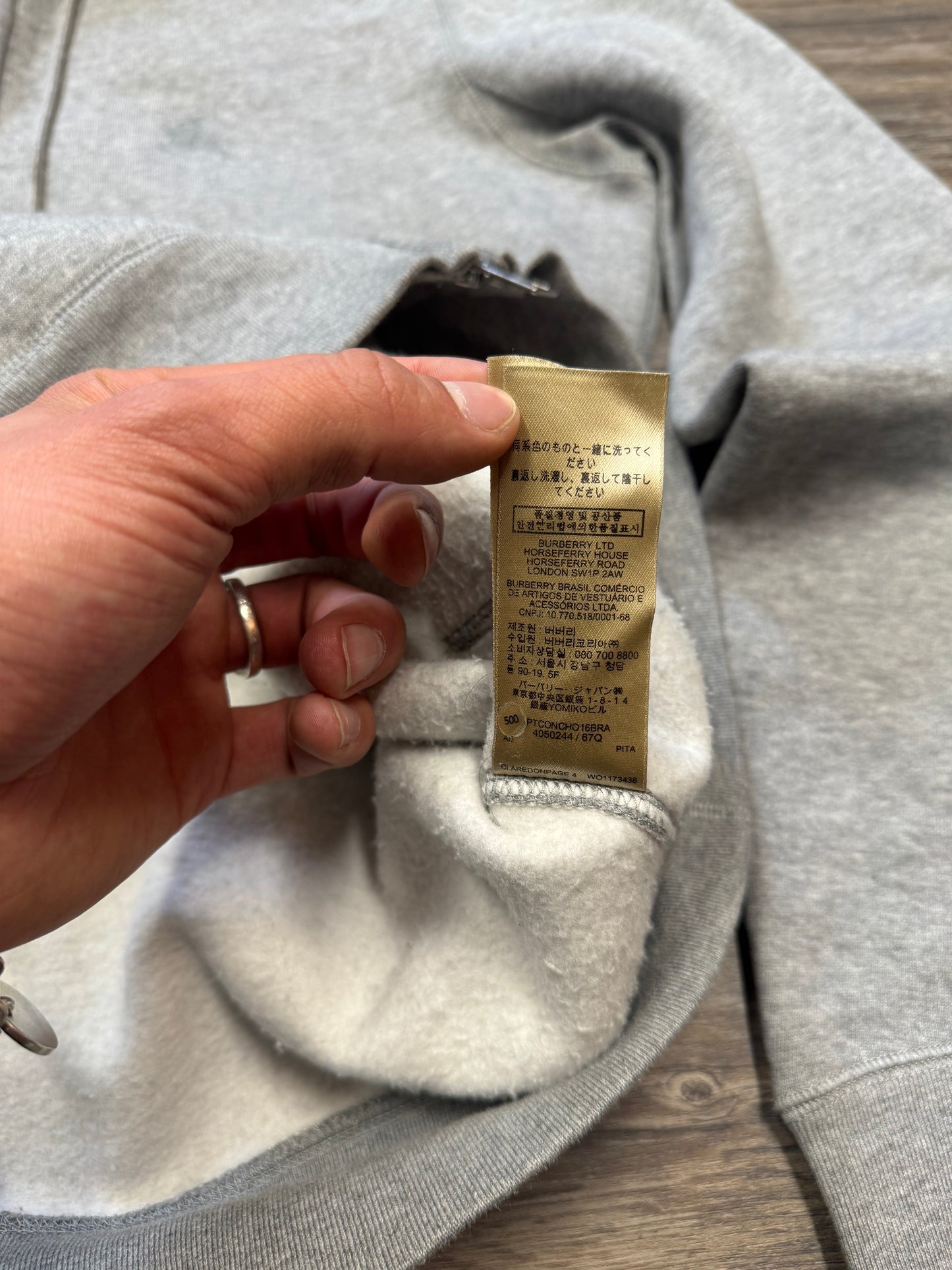 BURBERRY PLAID ZIP-UP HOODIE (M)