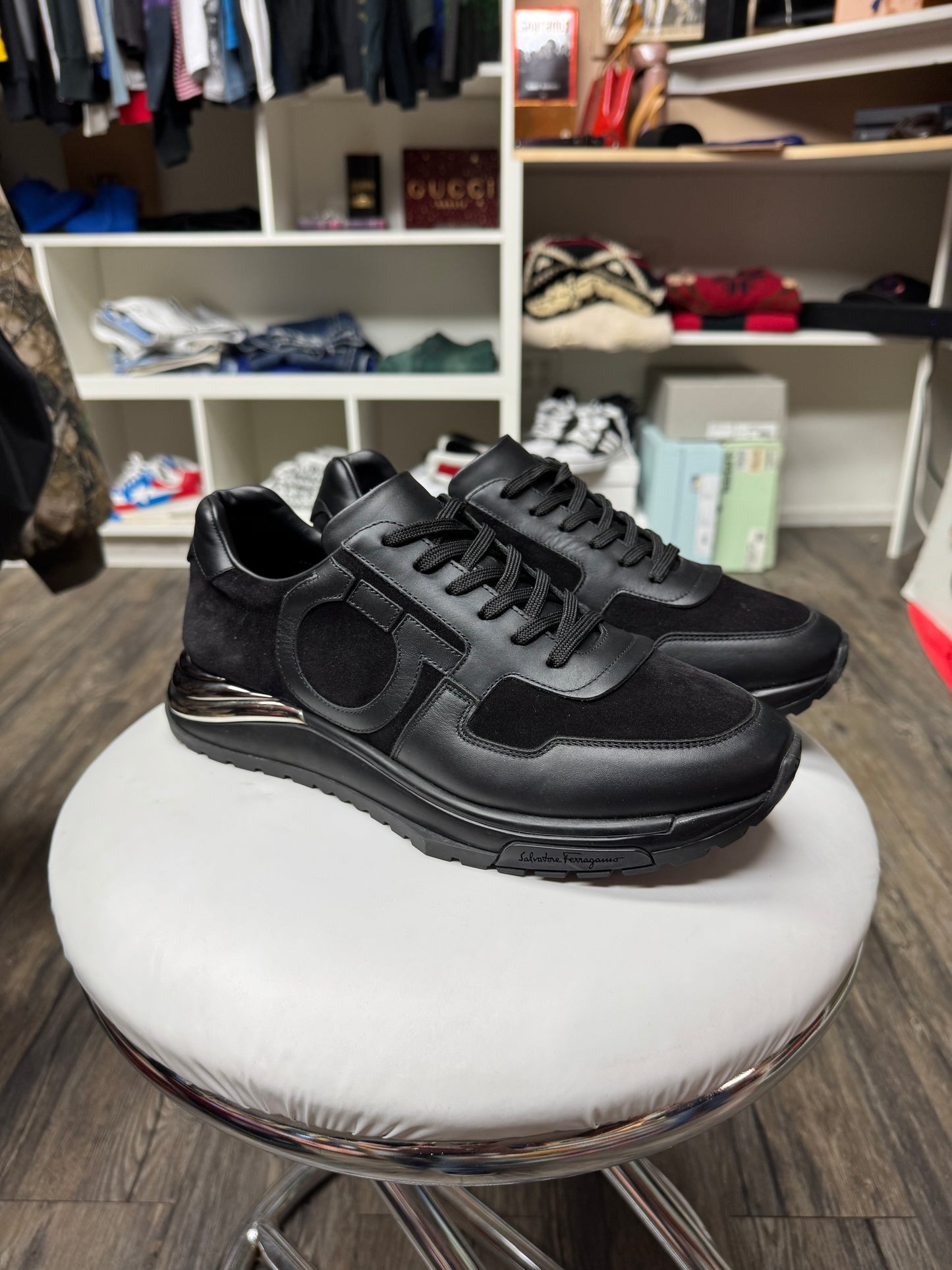 SALVATORE FERRAGAMO BROOKLYN BLACK LOW TOP SNEAKERS (10.5)