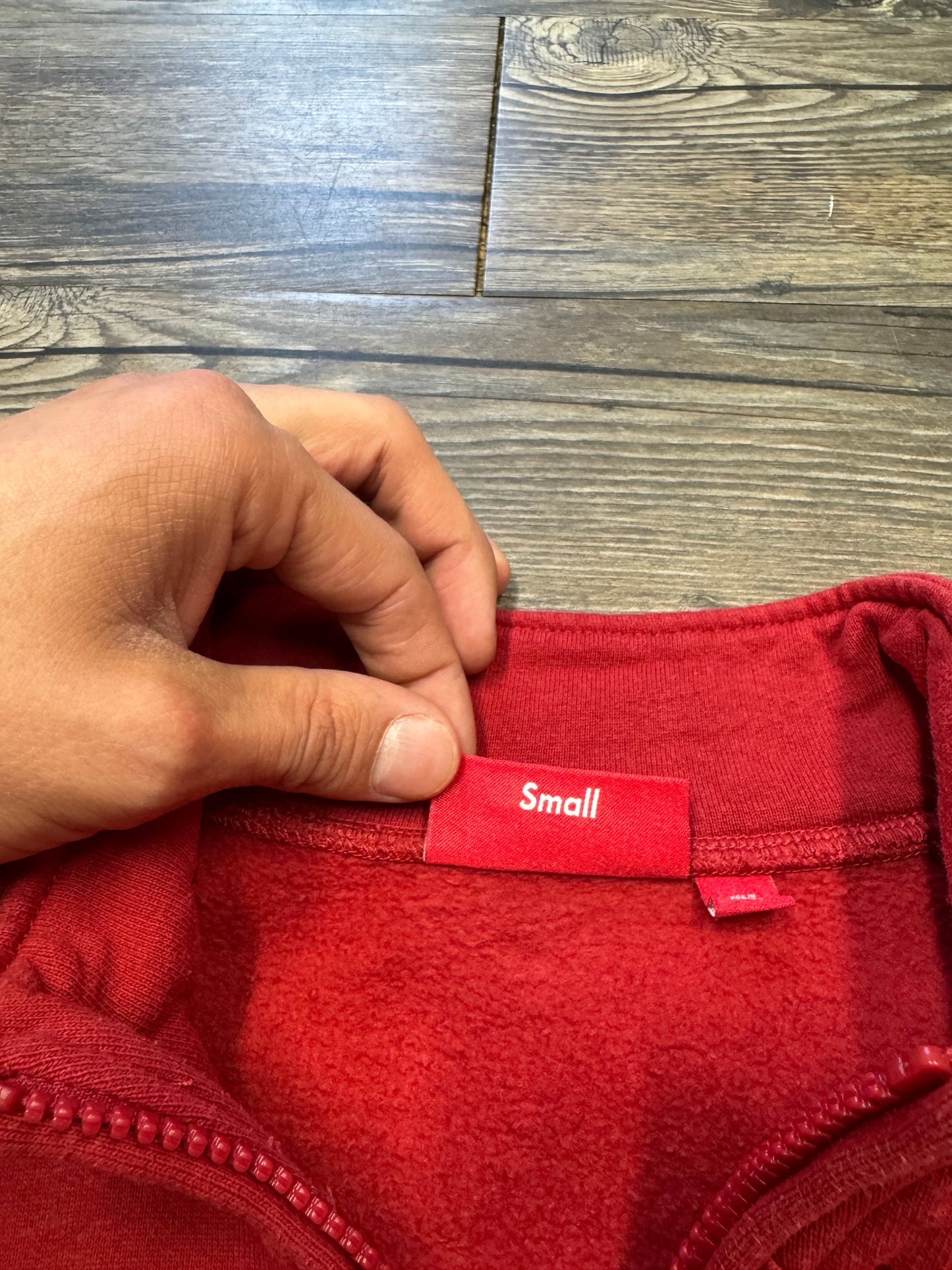 SUPREME CREST APPLIQUÉ HALF ZIP PULLOVER (S)