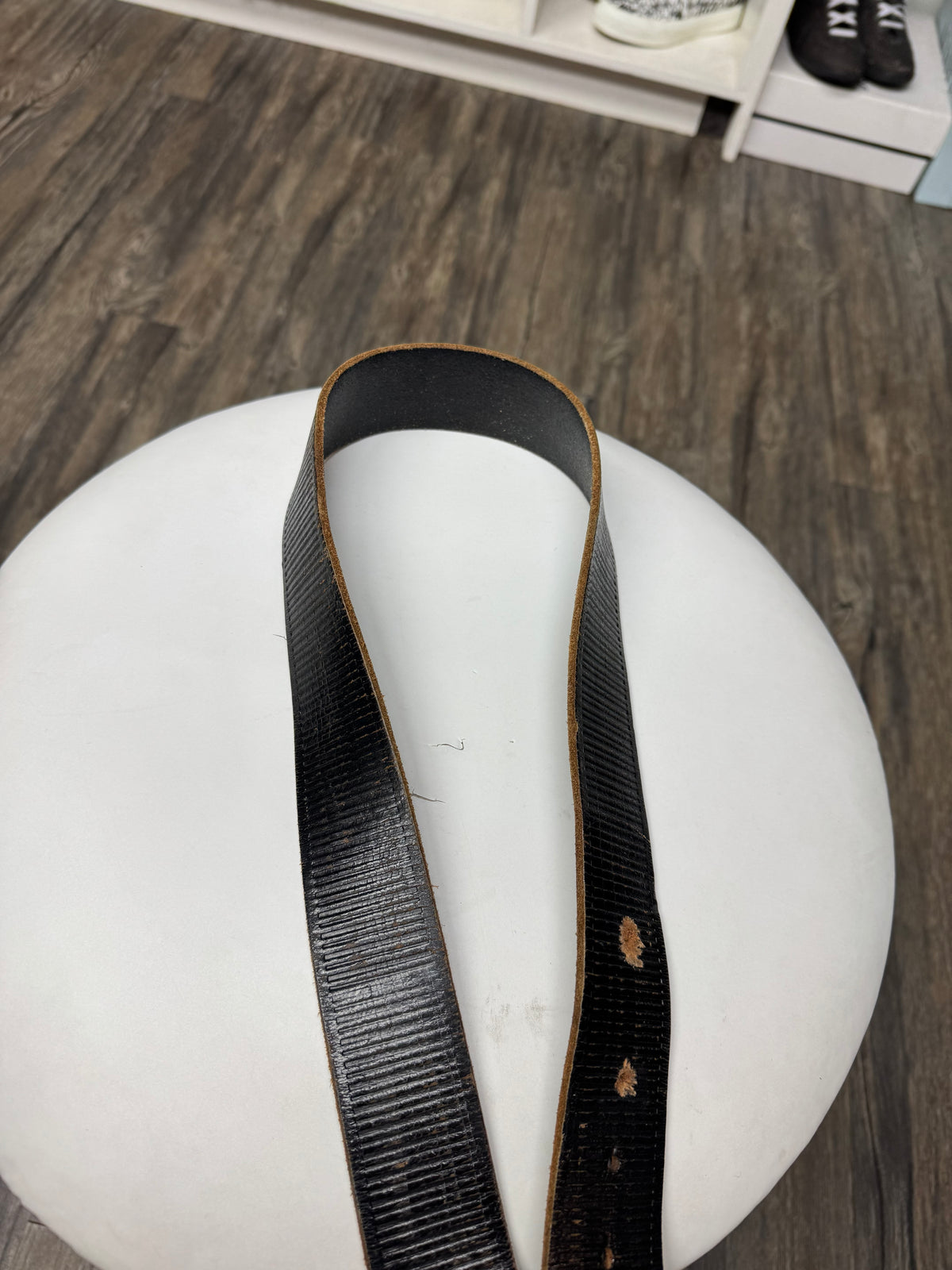 VINTAGE BLACK WESTERN STYLE TEXTURED BELT (30-38)
