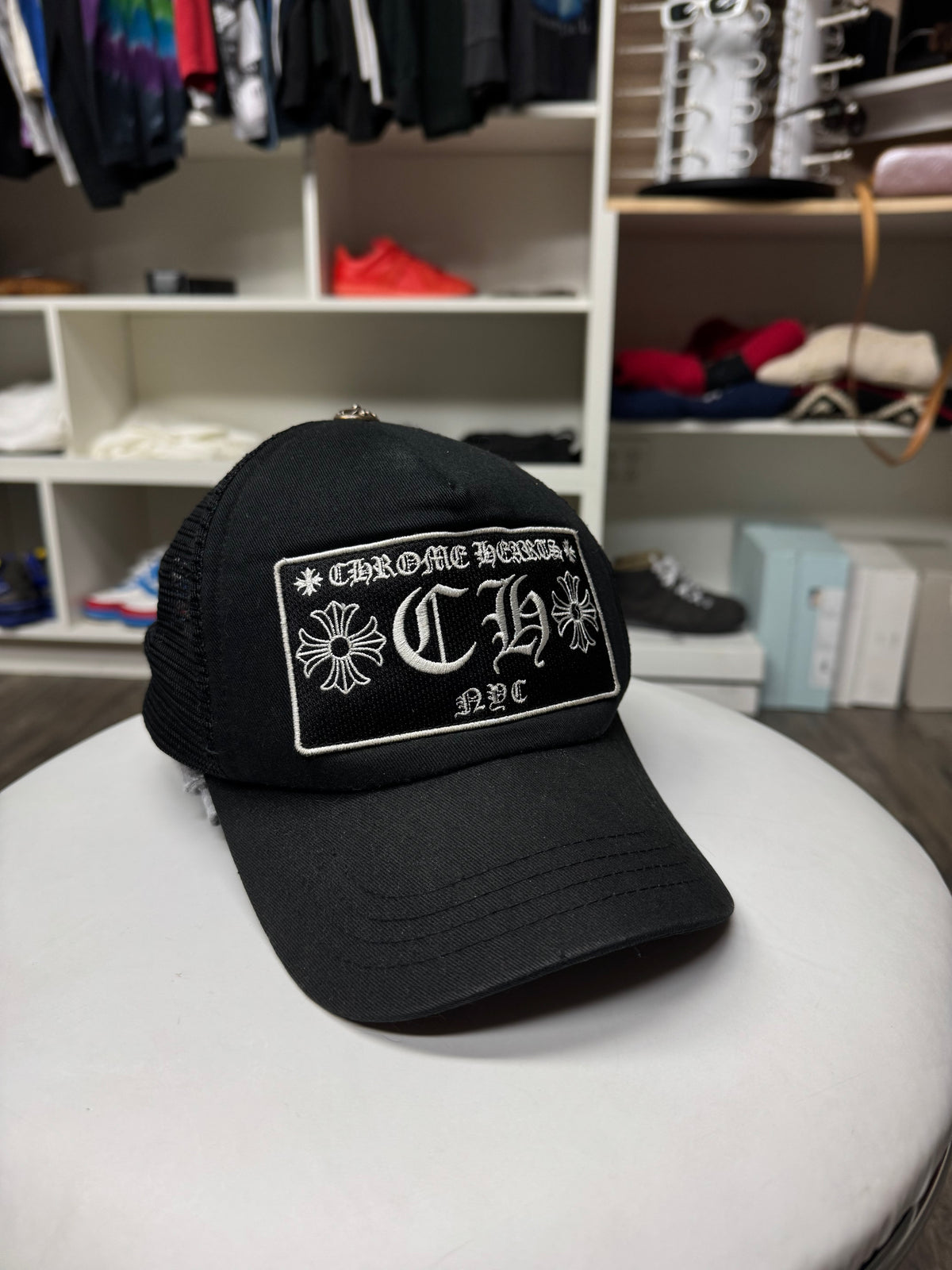CHROME HEARTS NYC TRUCKER HAT (OS)