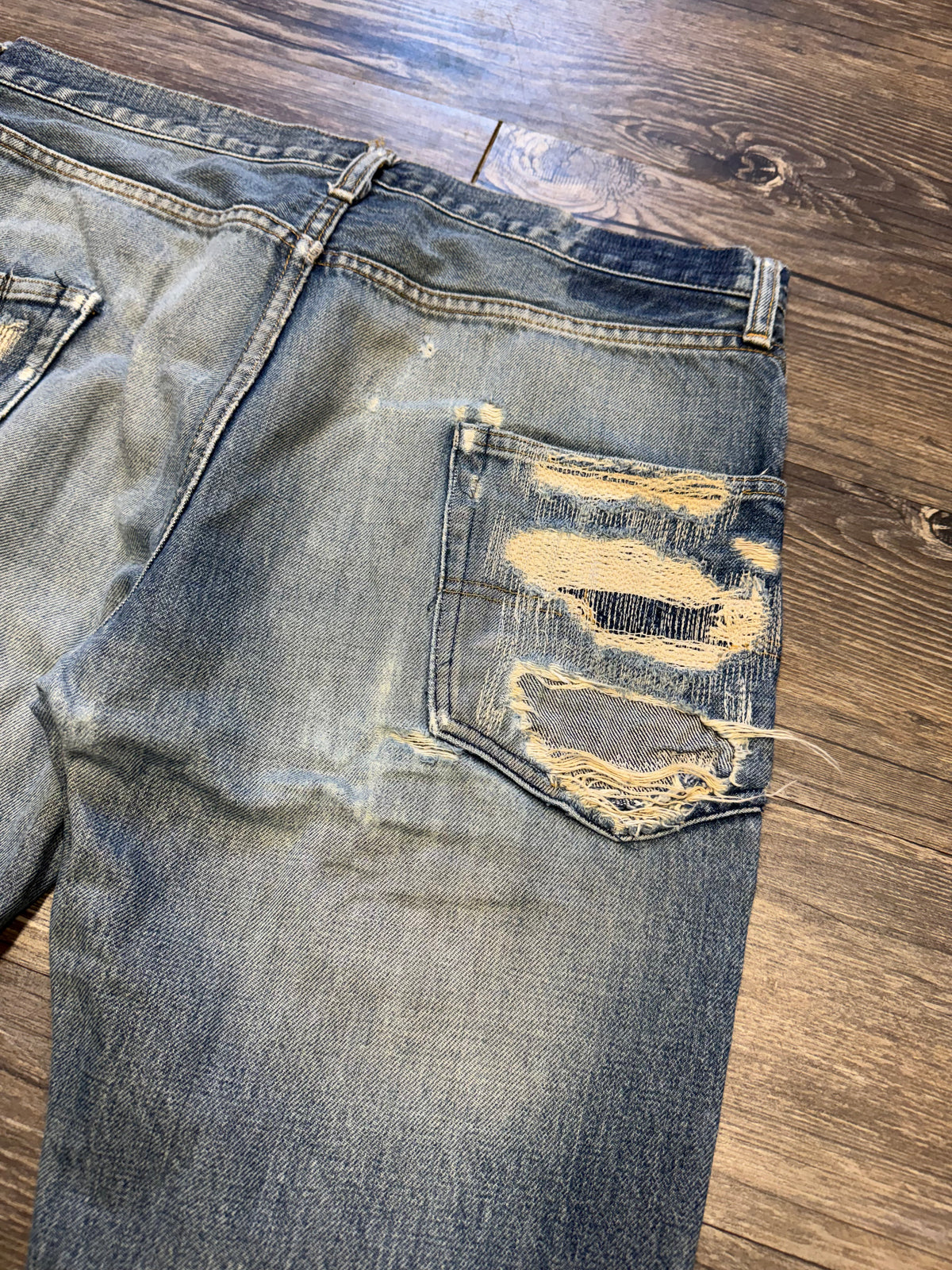 UNDERCOVER ‘BAD APPLE’ DISTRESSED DENIM JEANS (3)