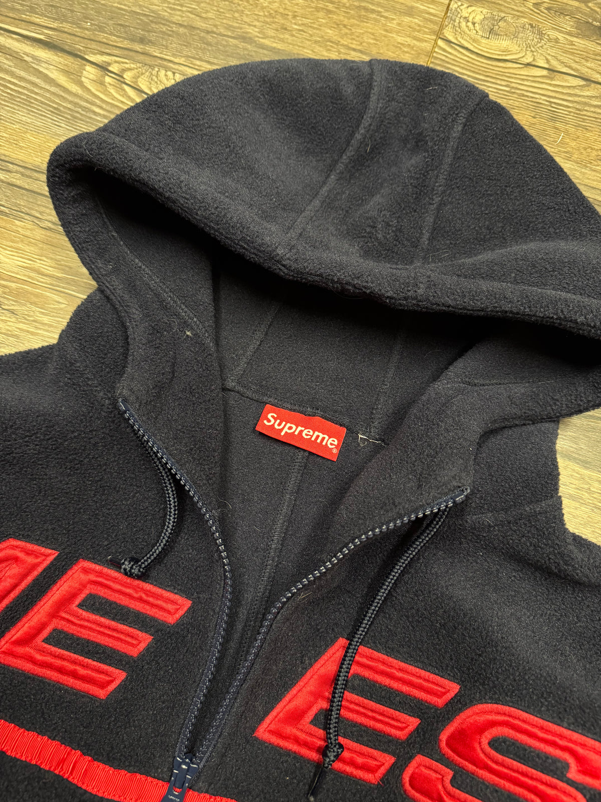 SUPREME QUARTER-ZIP HOODED FLEECE (L)