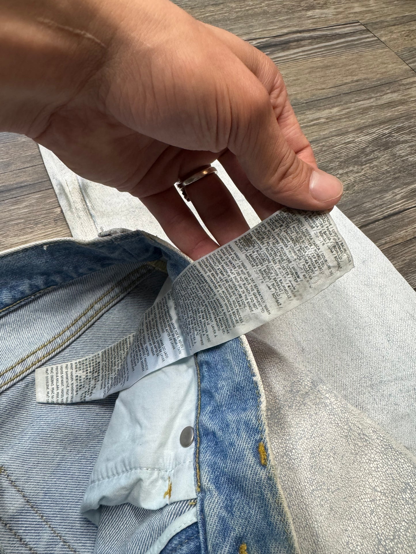 MAISON MARGIELA PAINTED WHITE DENIM JEANS (30)