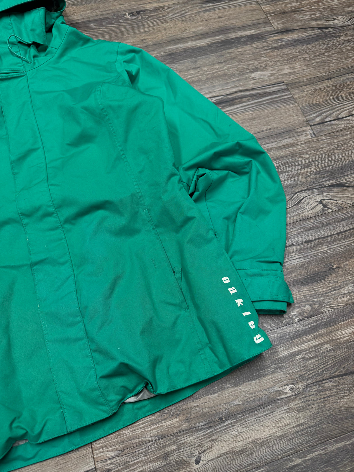 OAKLEY HARDSHELL RAIN JACKET (L)