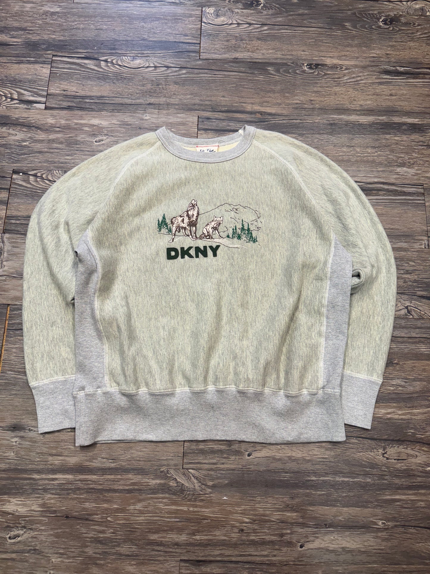 VINTAGE 2 TONE DKNY WOLVES GRAY CREWNECK (XL)