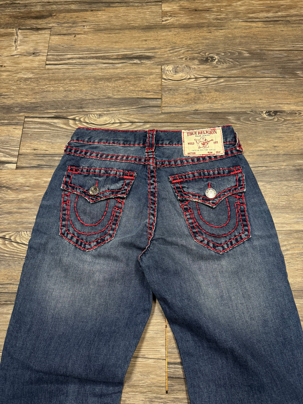 TRUE RELIGION BILLY RELAXED BOOTCUT DARKWASH JEANS (30)