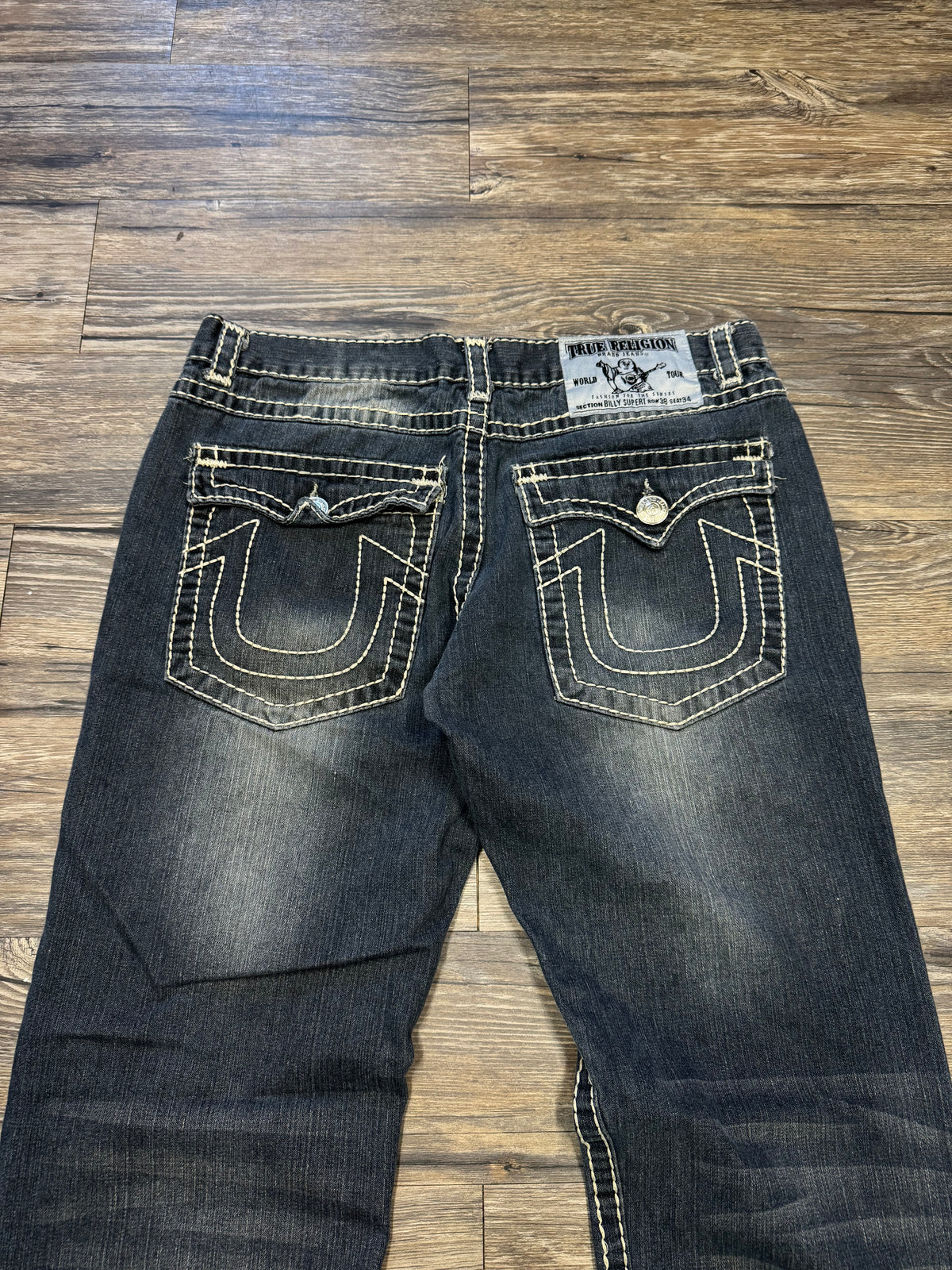TRUE RELIGION DARK WASH DISTRESSED DENIM JEANS (38)