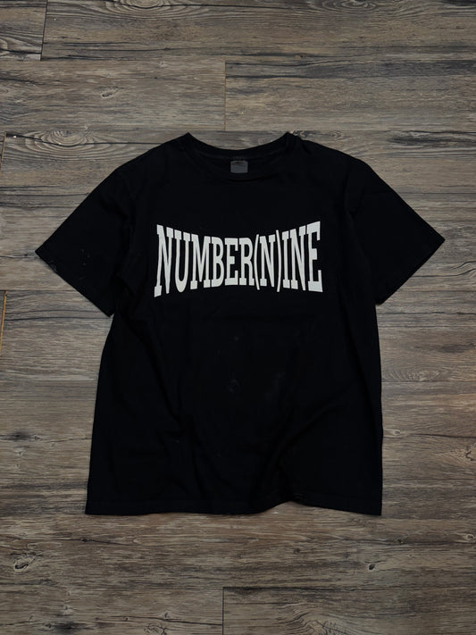 NUMBERNIINE TEXT T-SHIRT (MEDIUM)