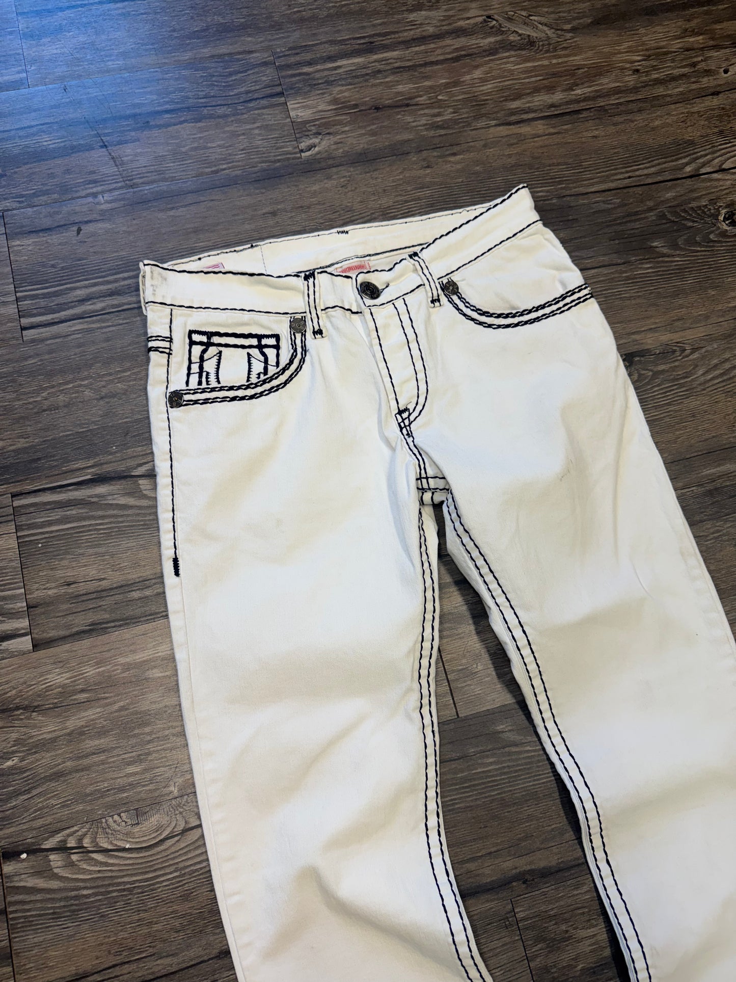 TRUE RELIGION ROCK REVIVAL JEANS (32)