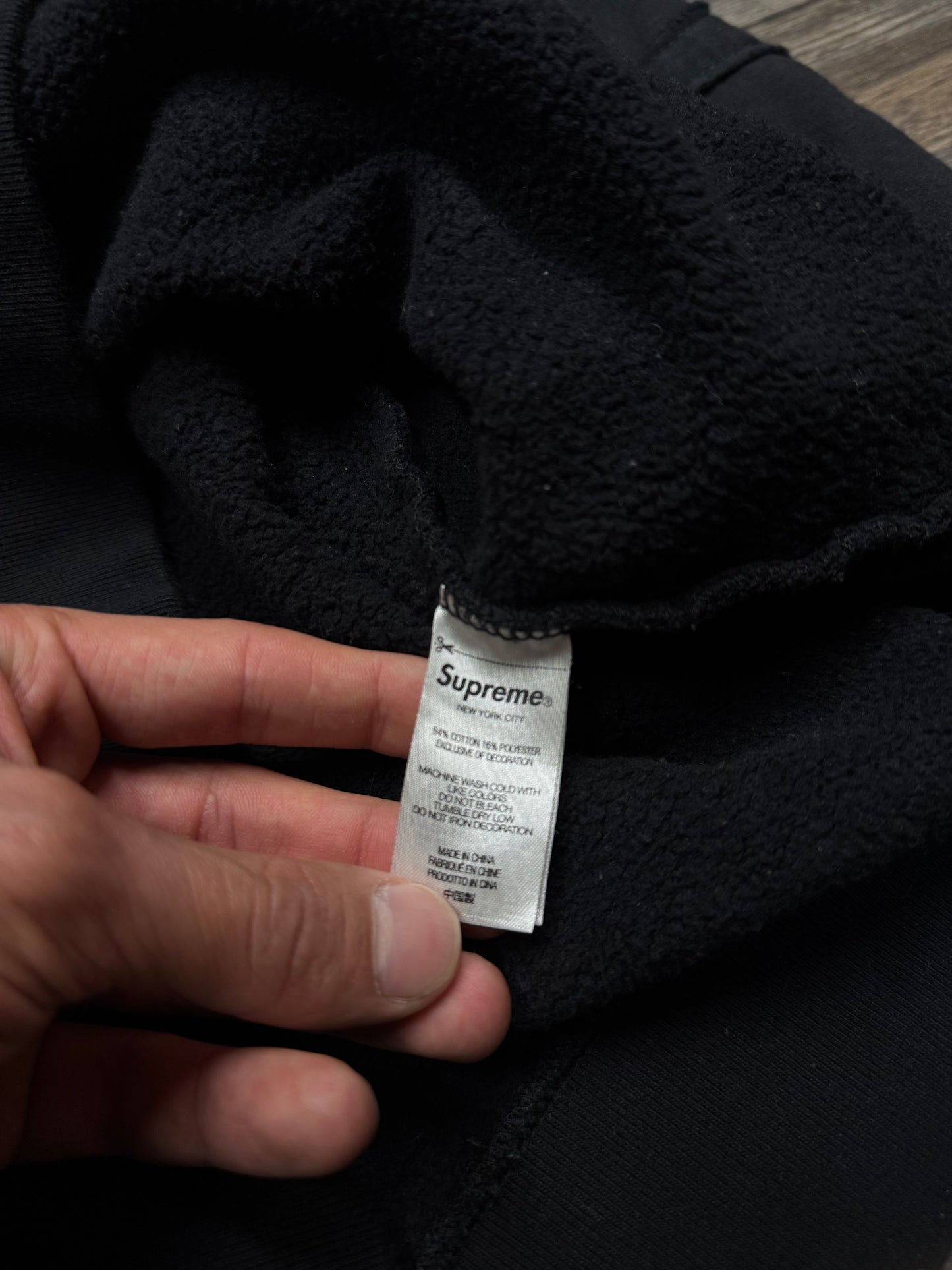 SUPREME SS22 BLACK APPLIQUE LOGO CREWNECK (M)