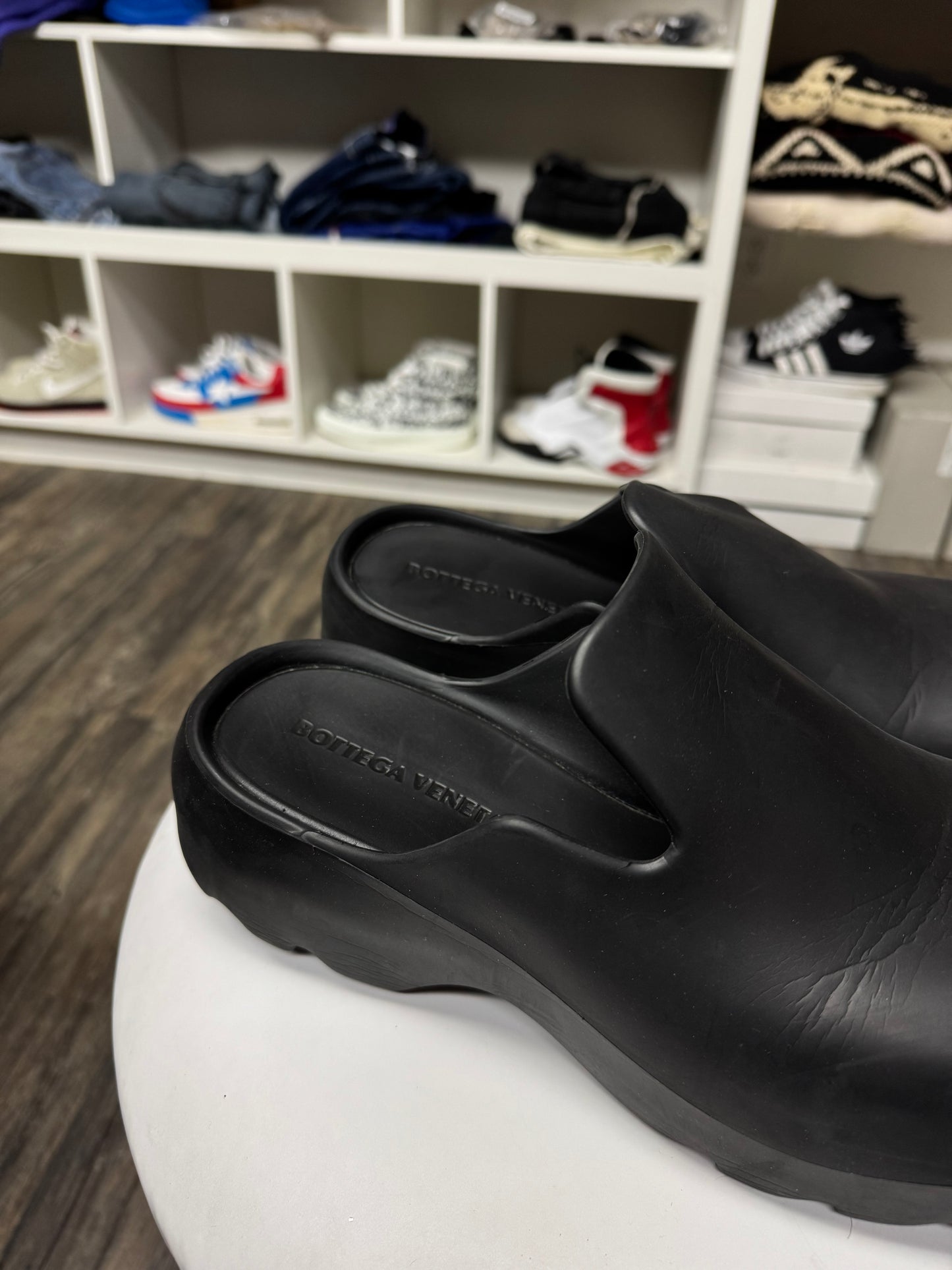 BOTTEGA VENETA BLACK RUBBER MULES (10.5)