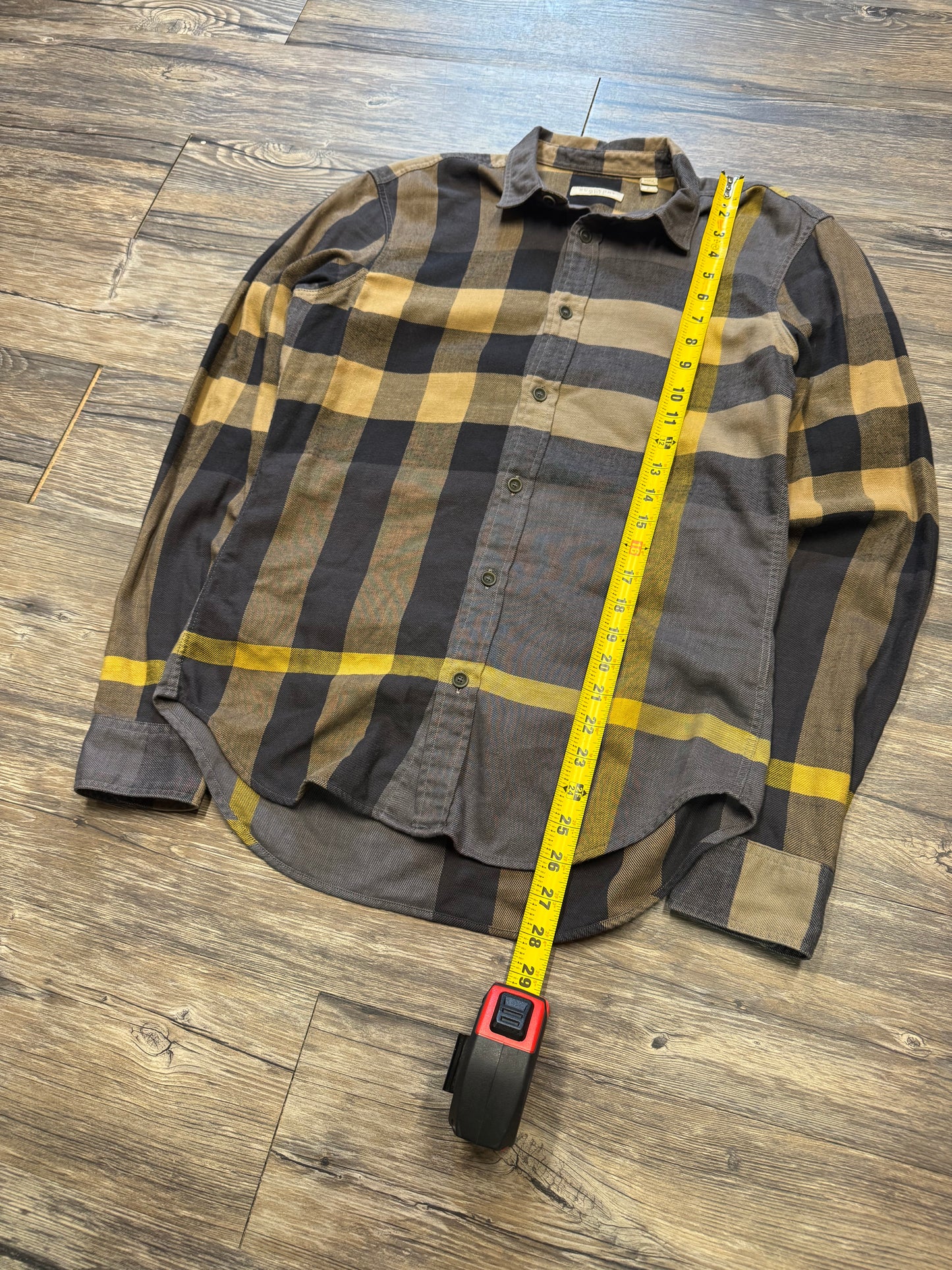 BURBERRY PLAID CHECK PATTERN COLLARED BUTTON UP SHIRT ( S)