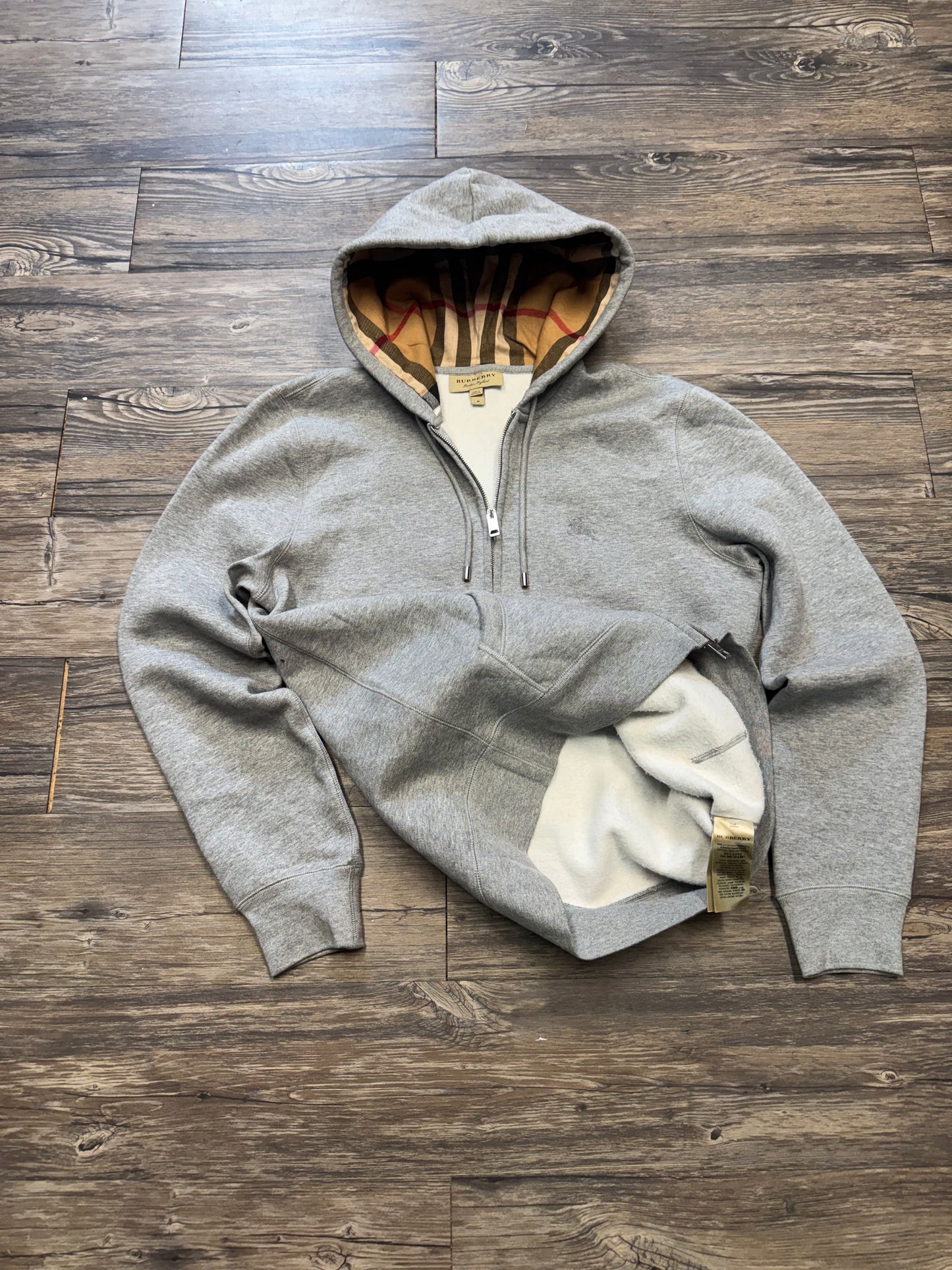BURBERRY PLAID ZIP-UP HOODIE (M)