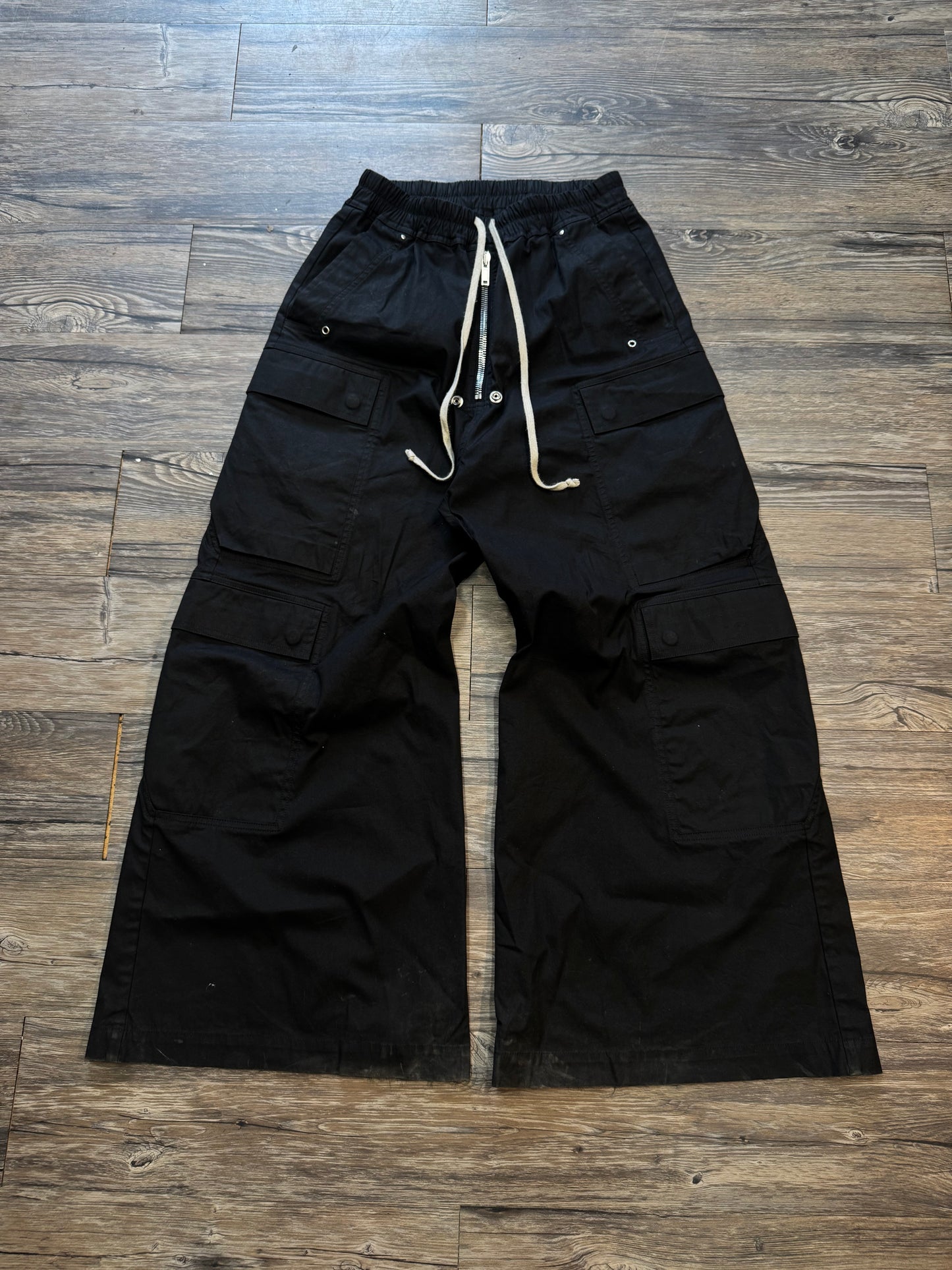 RICK OWENS CARGOBELAS WIDE LEG PANTS (32)