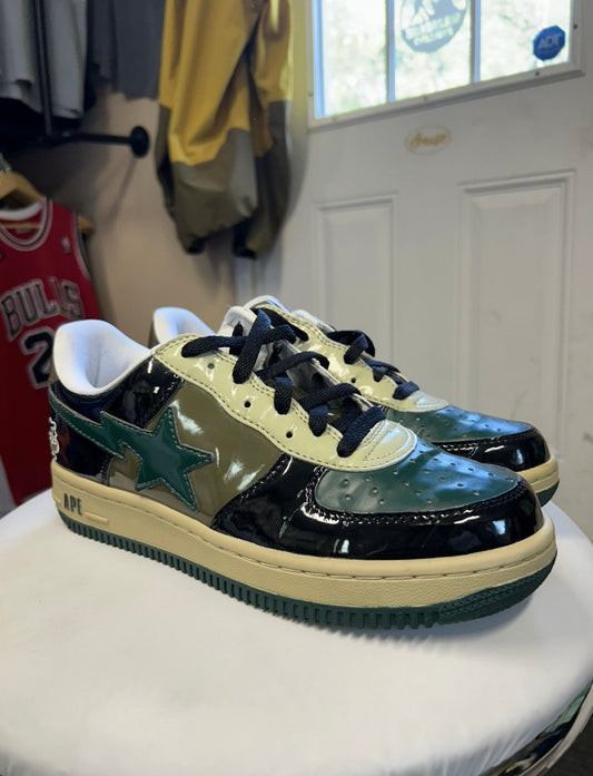 BAPESTA STAR CAMO SNEAKERS (M 8.5)
