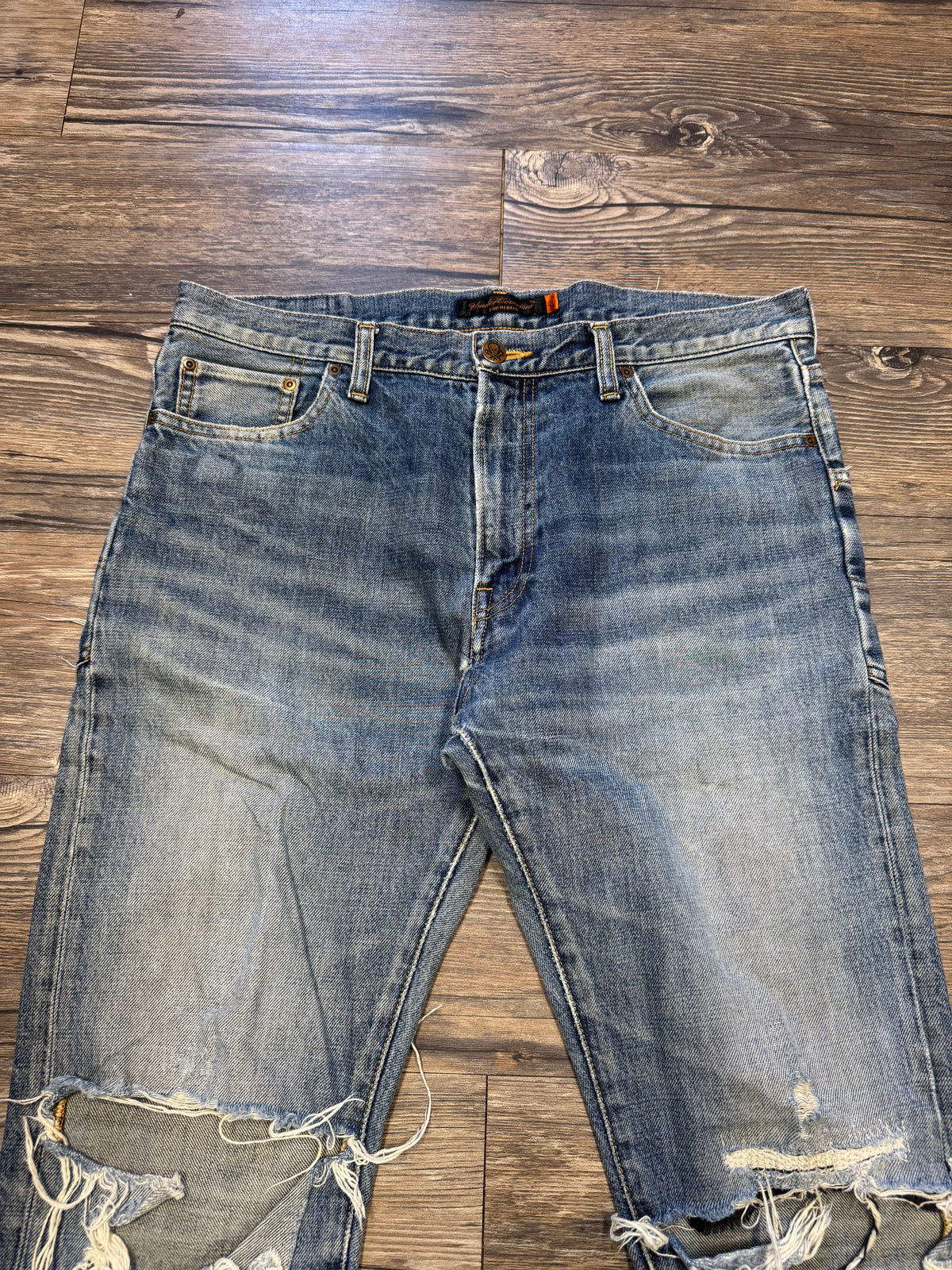 UNDERCOVER ‘BAD APPLE’ DISTRESSED DENIM JEANS (3)