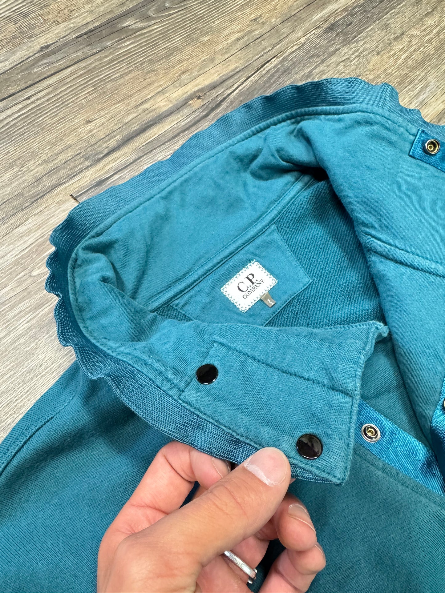 C.P. COMPANY UTILITY QUARTER BUTTON UP SWEATER (M)