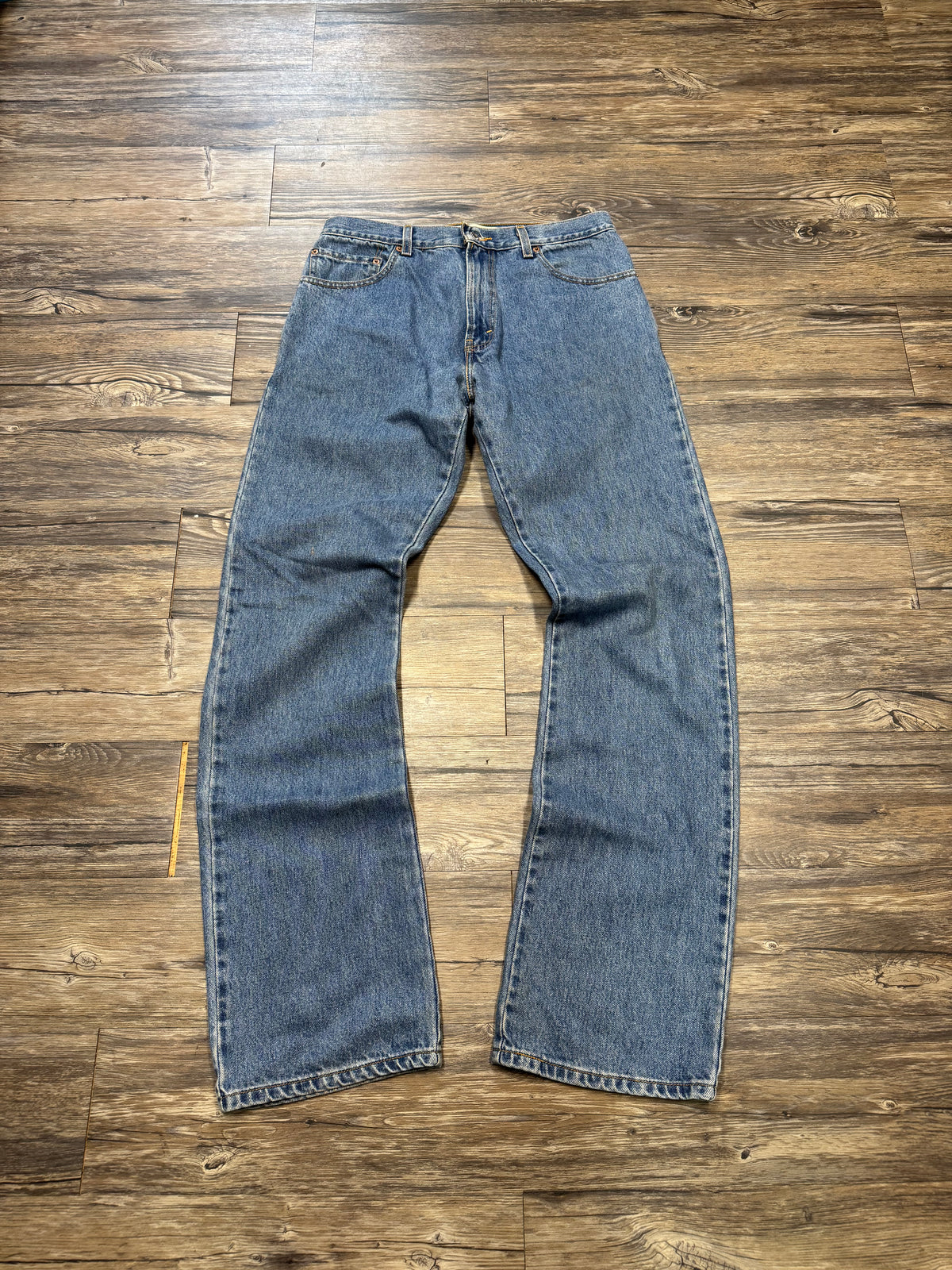 LEVI 517 BOOT-CUT BLUE JEANS (33)