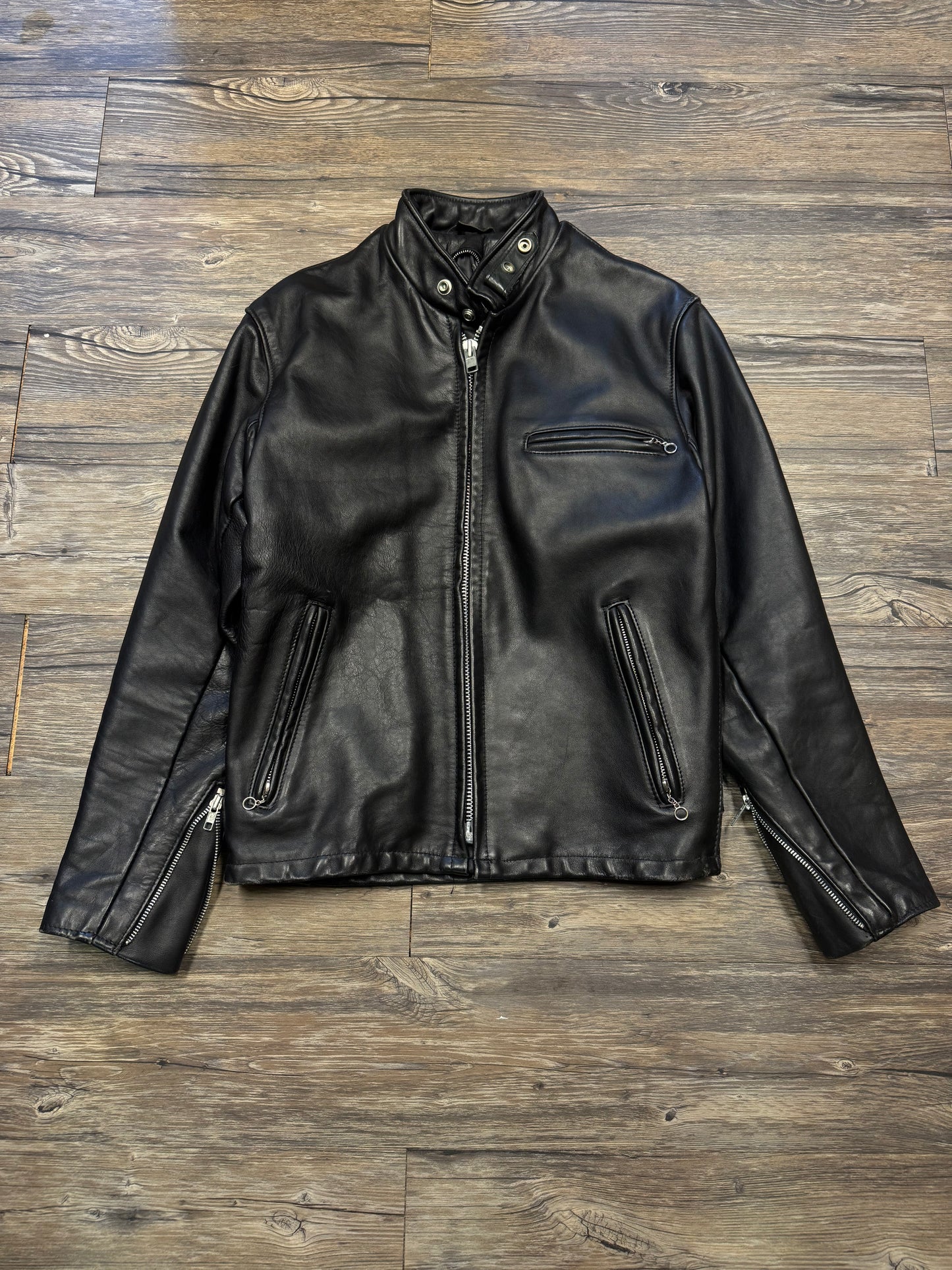 SCHOTT NYC BLACK LEATHER BIKER JACKET (M)