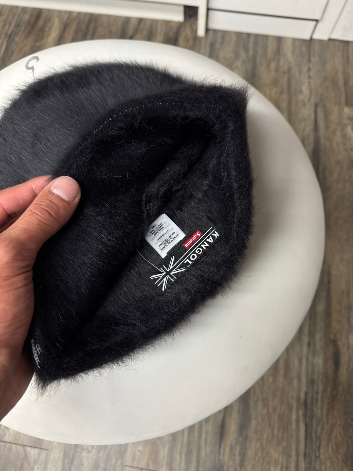 SUPREME KANGOL FAUX FUR BEANIE (OS)