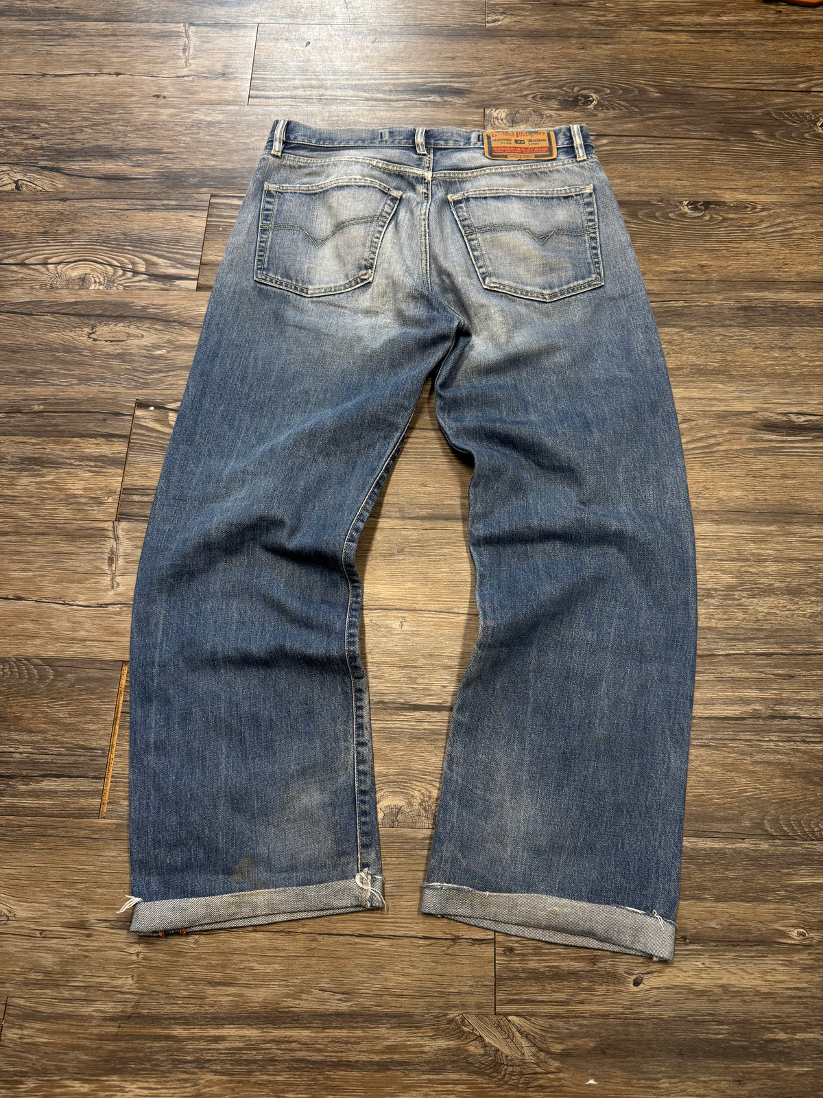 DIESEL VINTAGE INDUSTRY FADED BOOTLEG JEANS (32)
