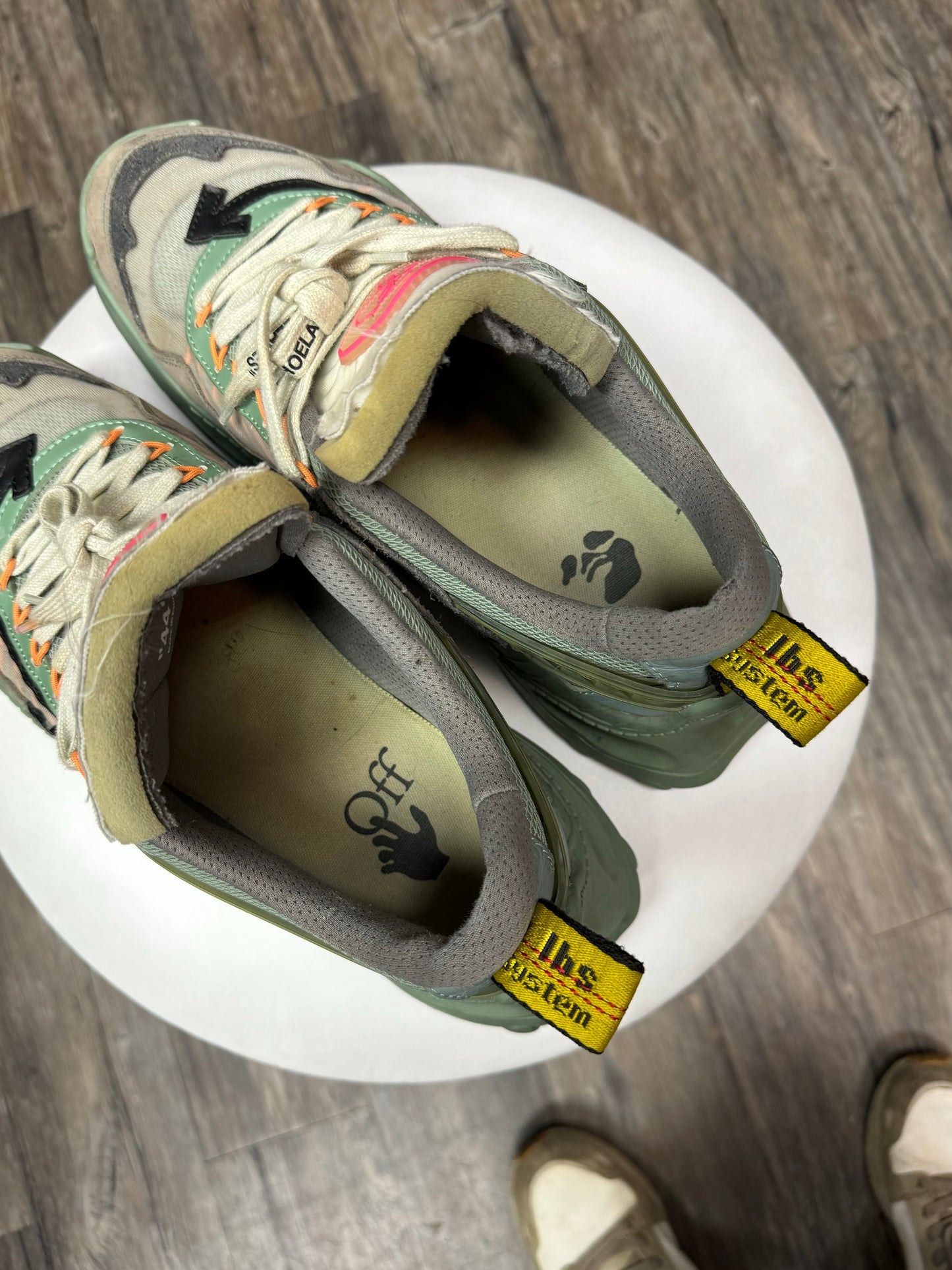 OFF-WHITE RUNNERS (11.5)