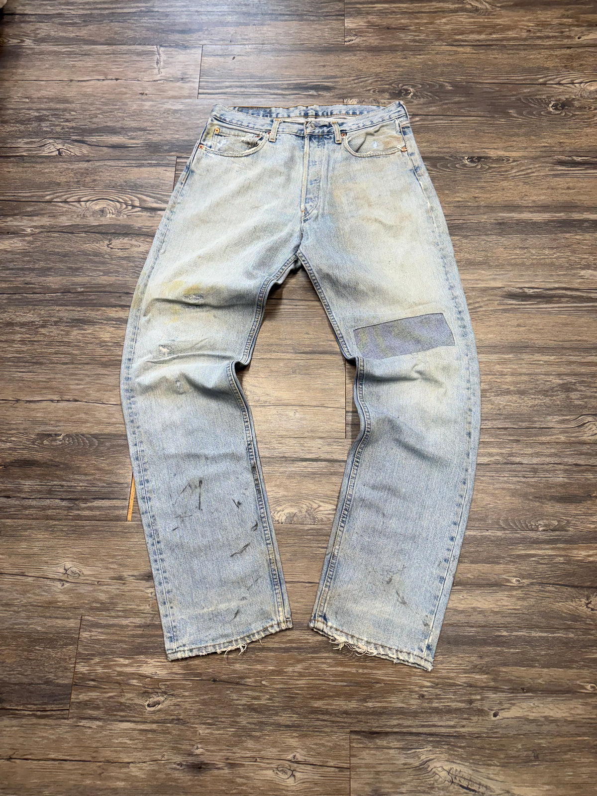 LEVI 517 DISTRESSED PATCHWORK LIGHTWASH DENIM JEANS (34)