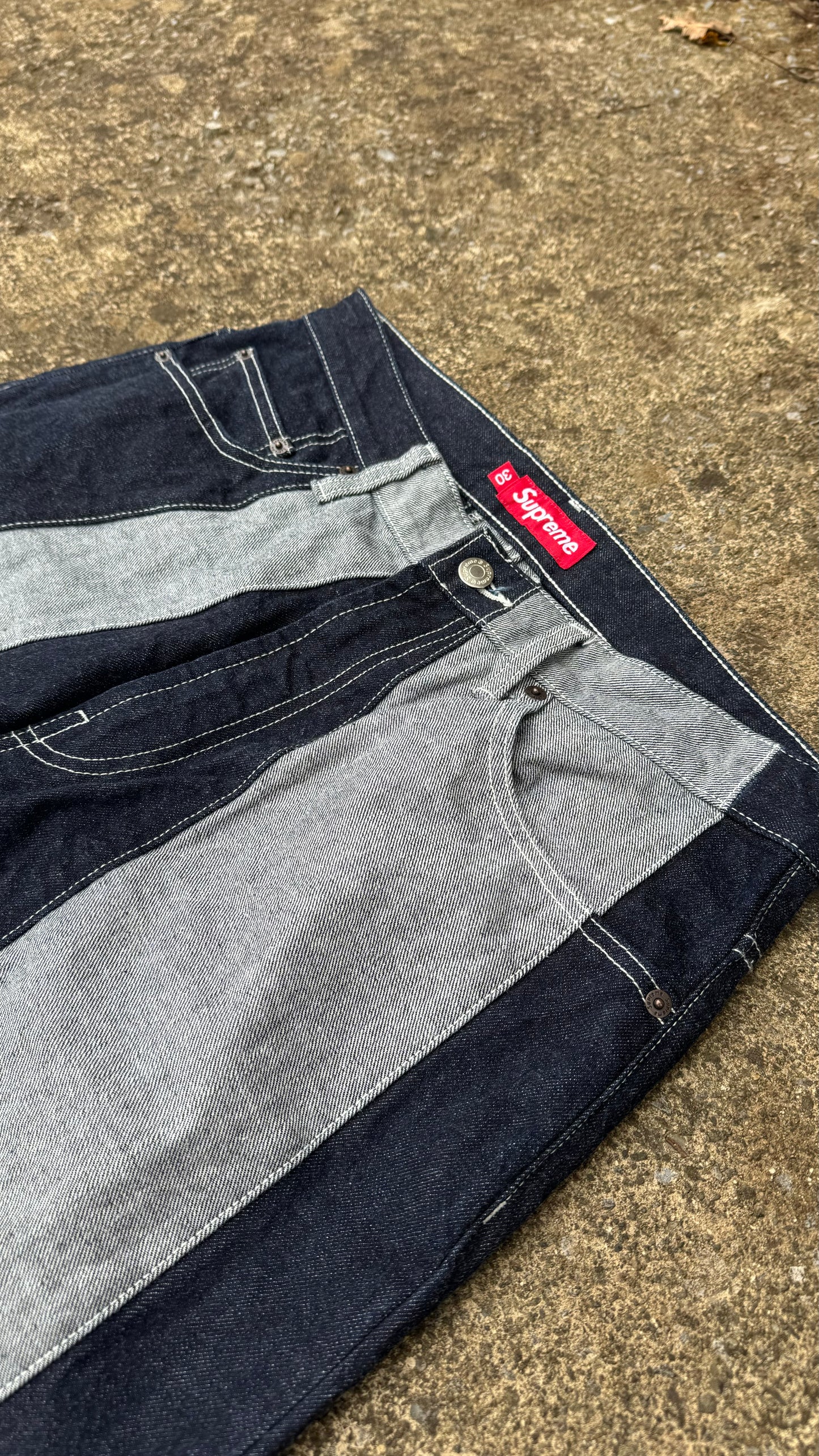 SUPREME PANELED BAGGY JEANS (30)