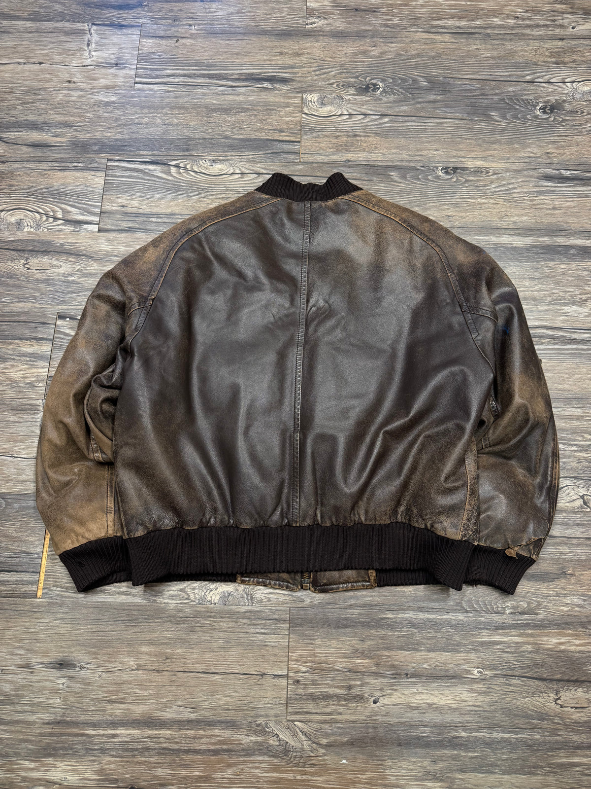 2000’s GUCCI TOM FORD LEATHER BOMBER JACKET (M)