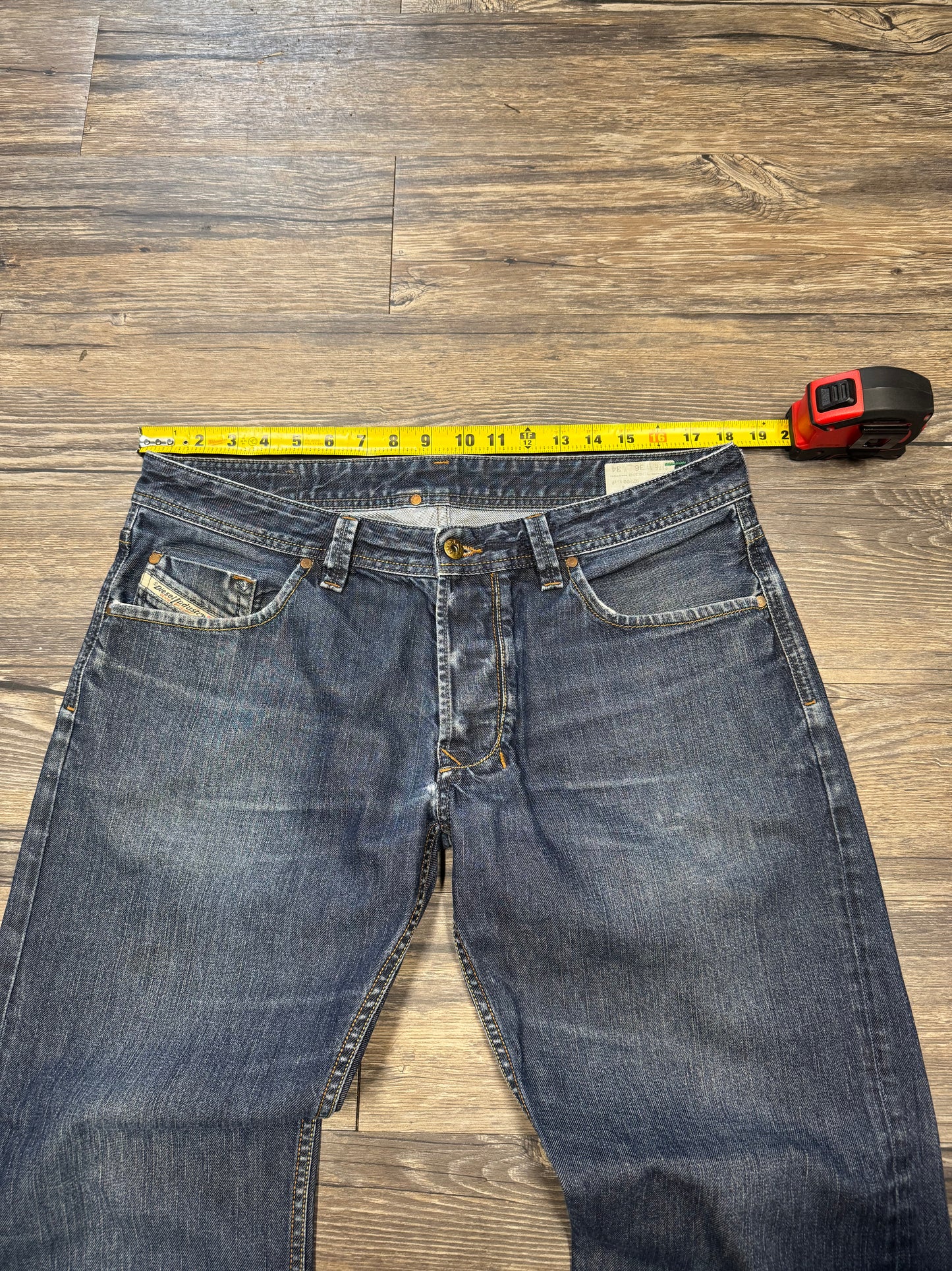 DIESEL DARK BLUE WASHED FLARE JEANS (36)