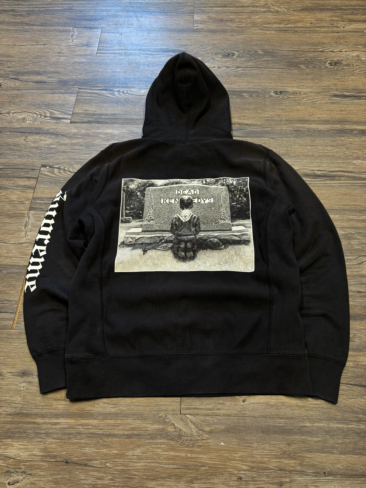 SUPREME SS14 DEAD KENNEDYS GRAVE HOODIE (M)