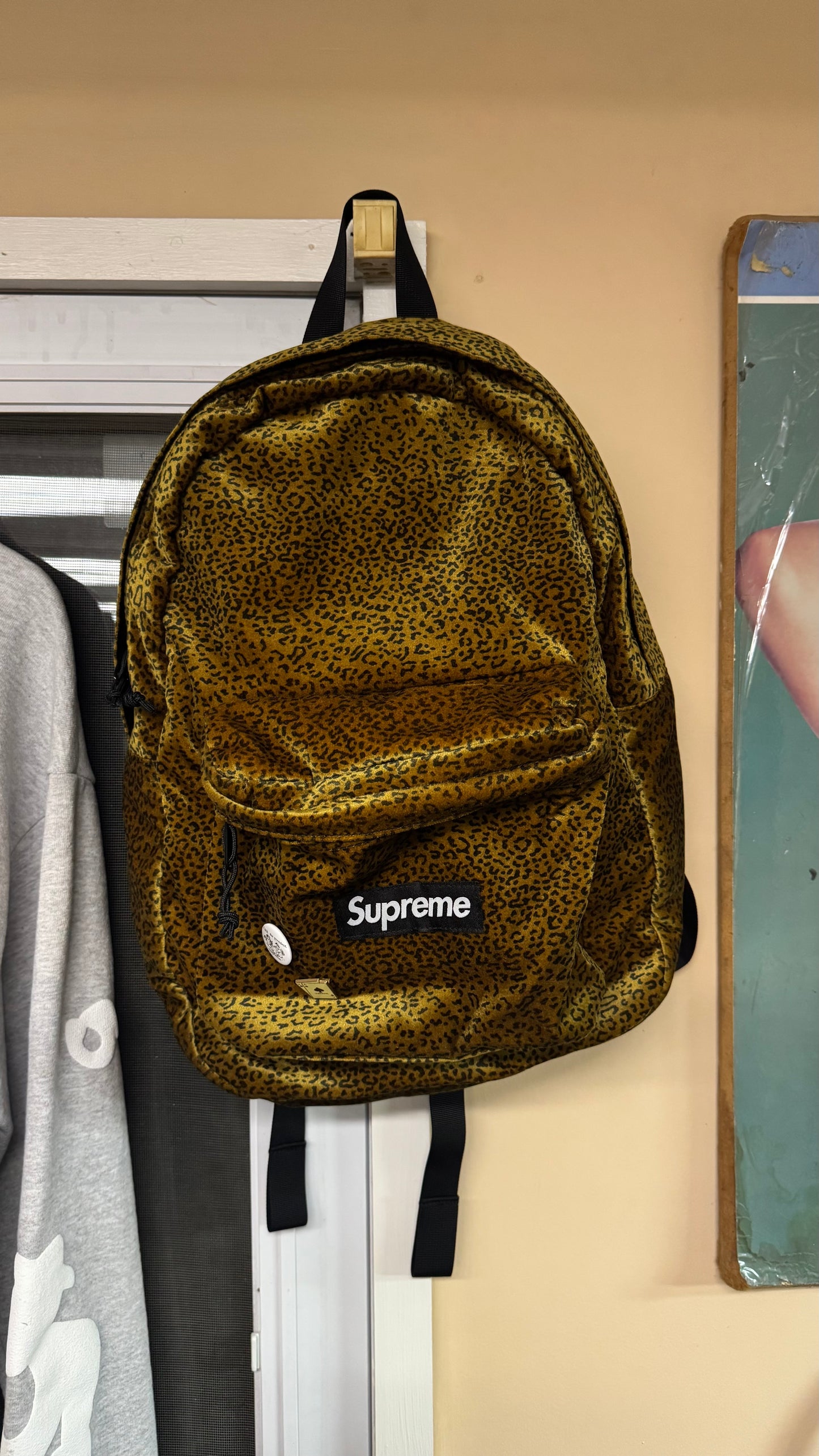 SUPREME LEOPARD PRINT BACKPACK (OS)