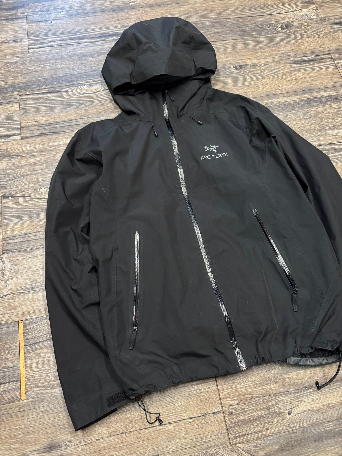 ARCTERYX SAWYER COAT SHELL LIGHTWEIGHT JACKET (XL)