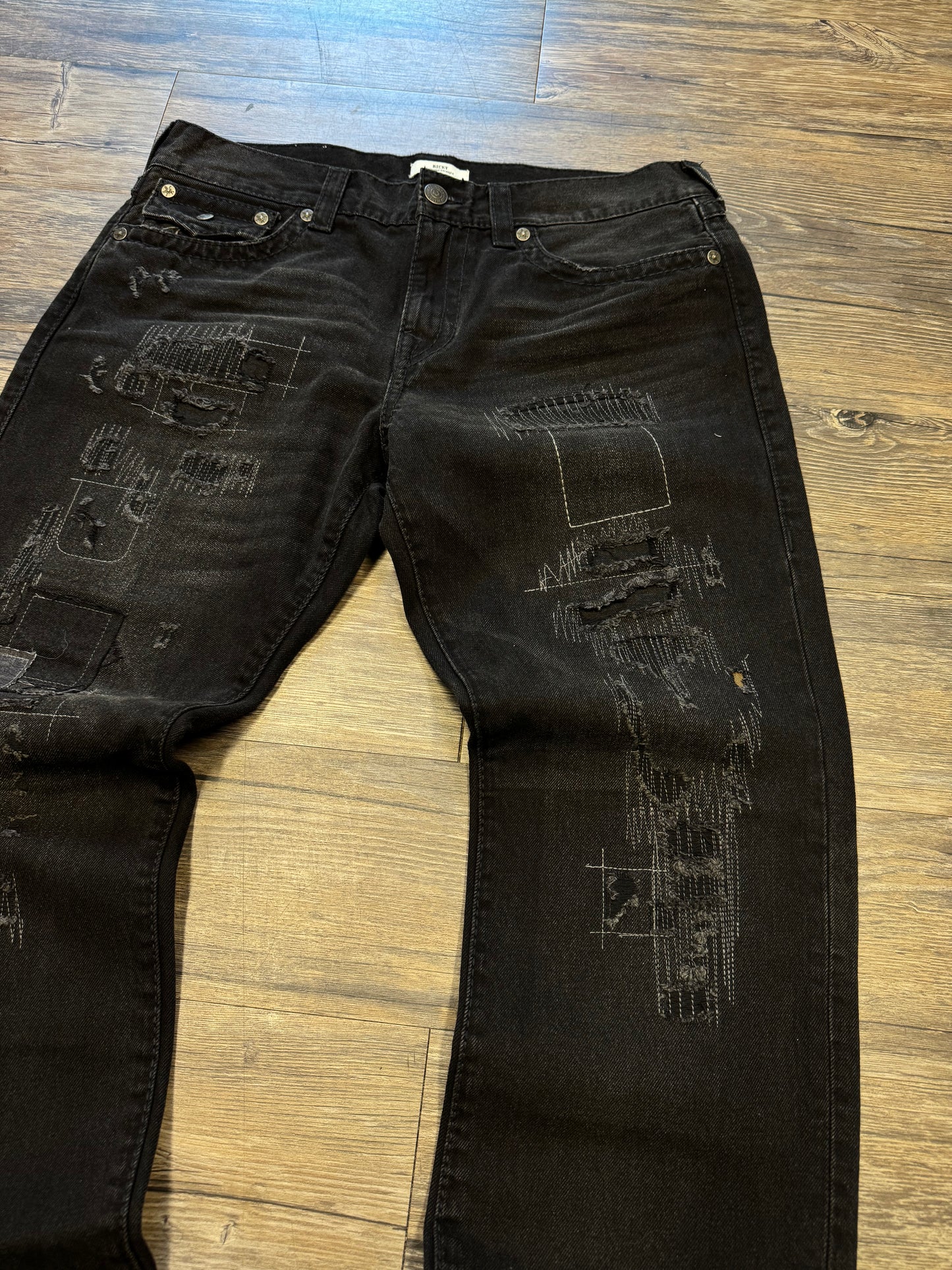 TRUE RELIGION DISTRESSED RICKY STRAIGHT LEG (34)