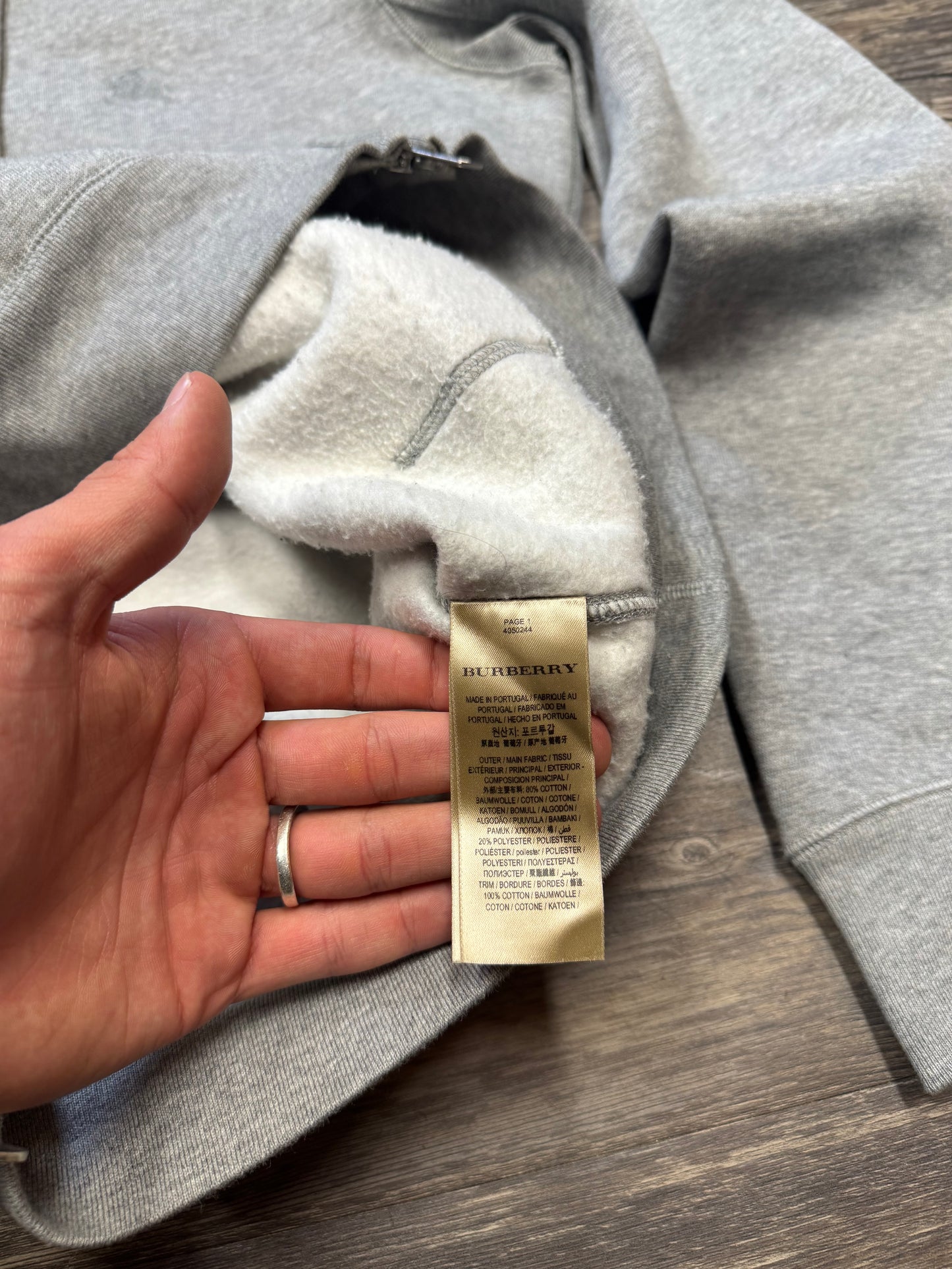 BURBERRY PLAID ZIP-UP HOODIE (M)