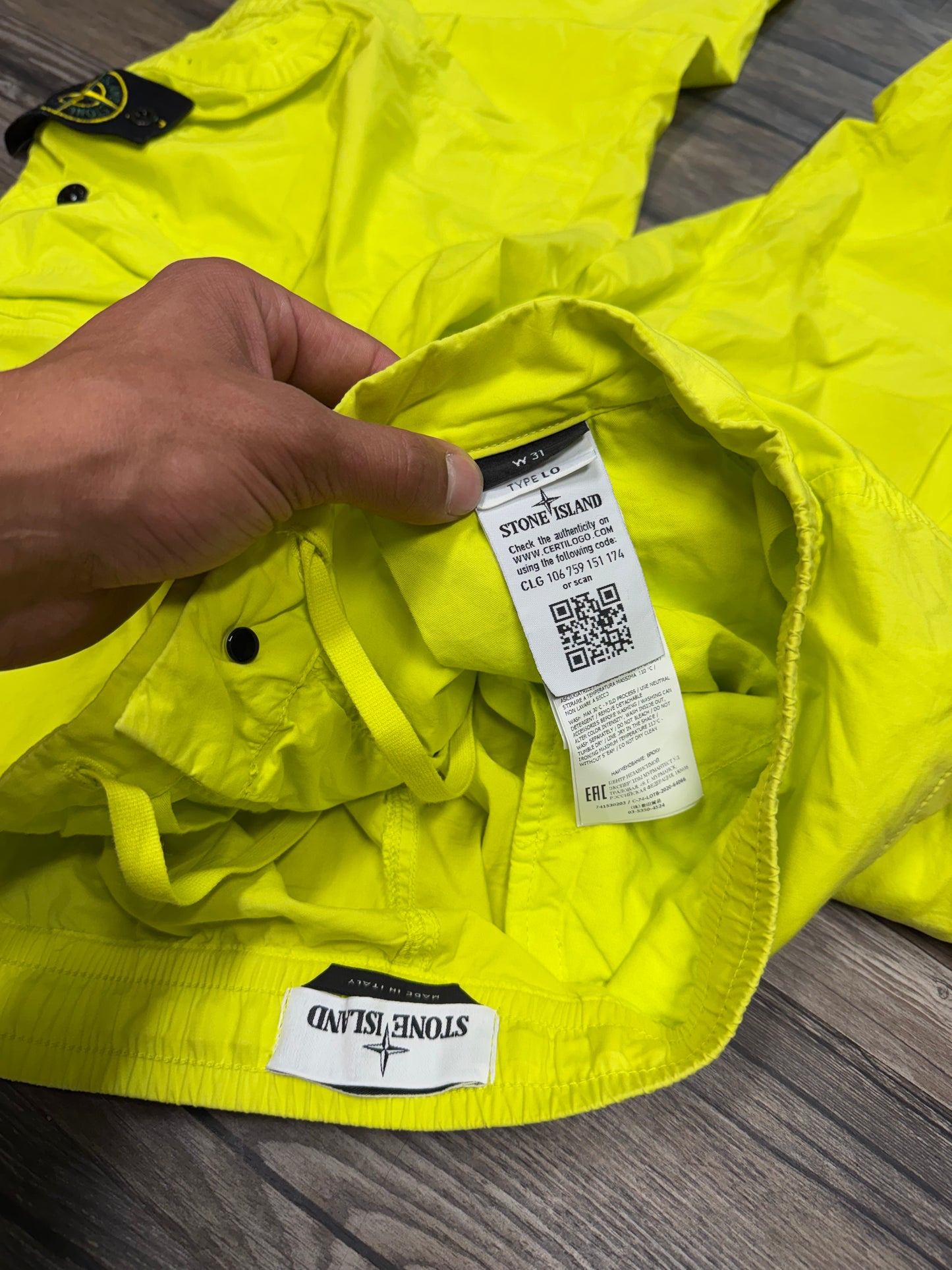 STONE ISLAND ‘LIME’ NYLON METAL CARGO PANTS (31)