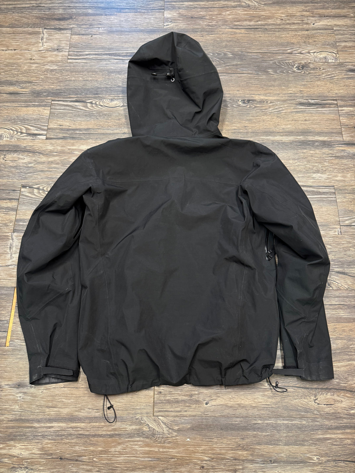 ARCTERYX SAWYER COAT SHELL LIGHTWEIGHT JACKET (XL)